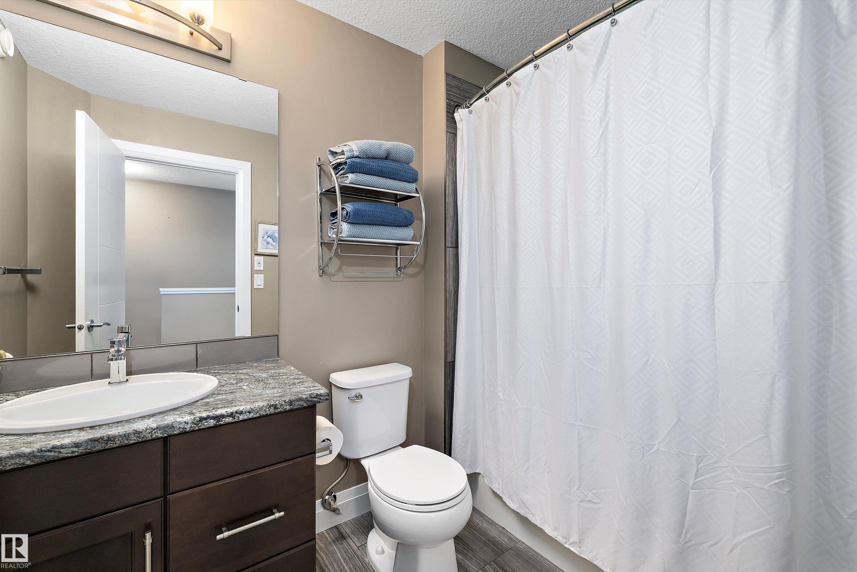 135 Gilmore Way, Spruce Grove, AB - Indoor Photo Showing Bathroom