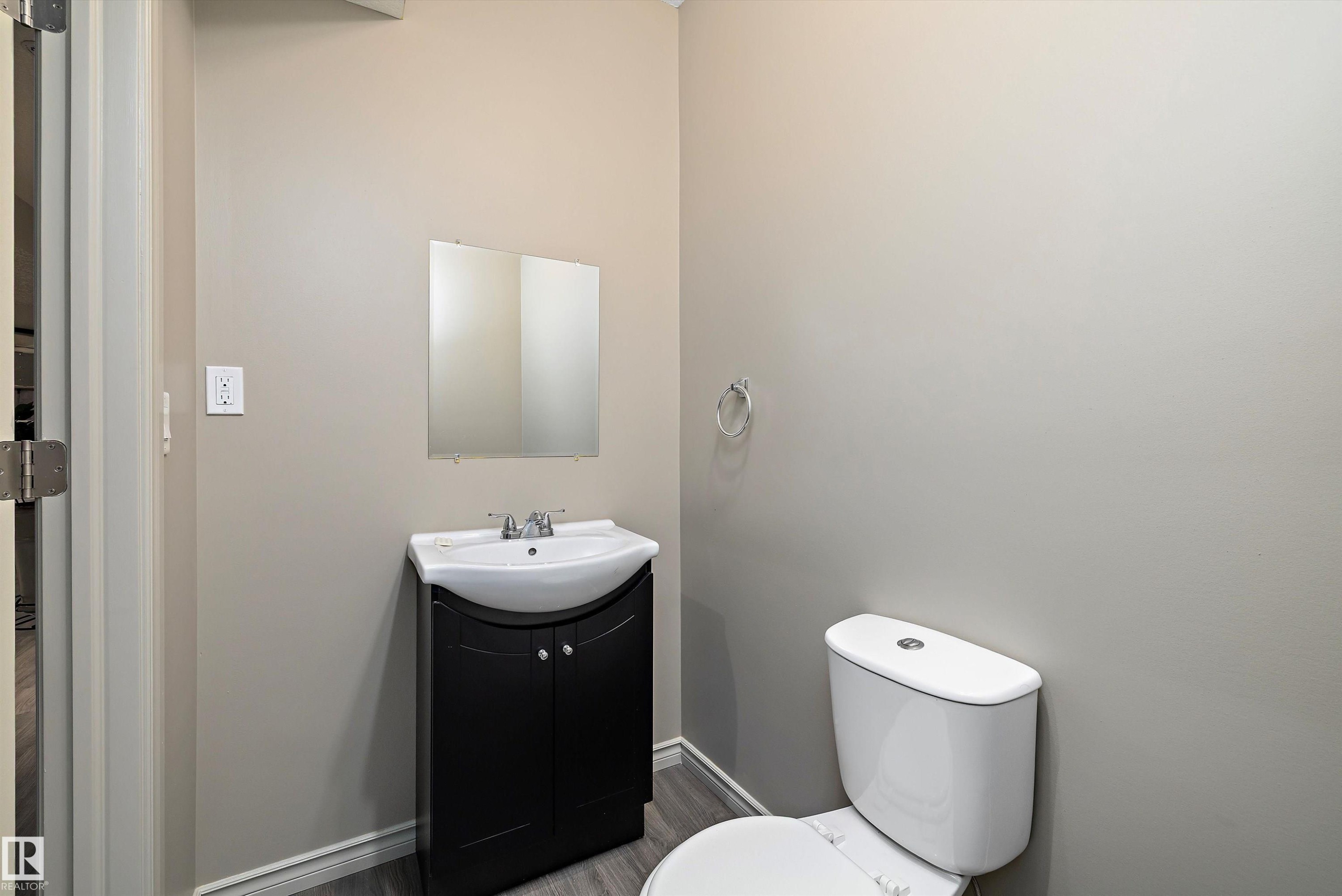 135 Gilmore Way, Spruce Grove, AB - Indoor Photo Showing Bathroom