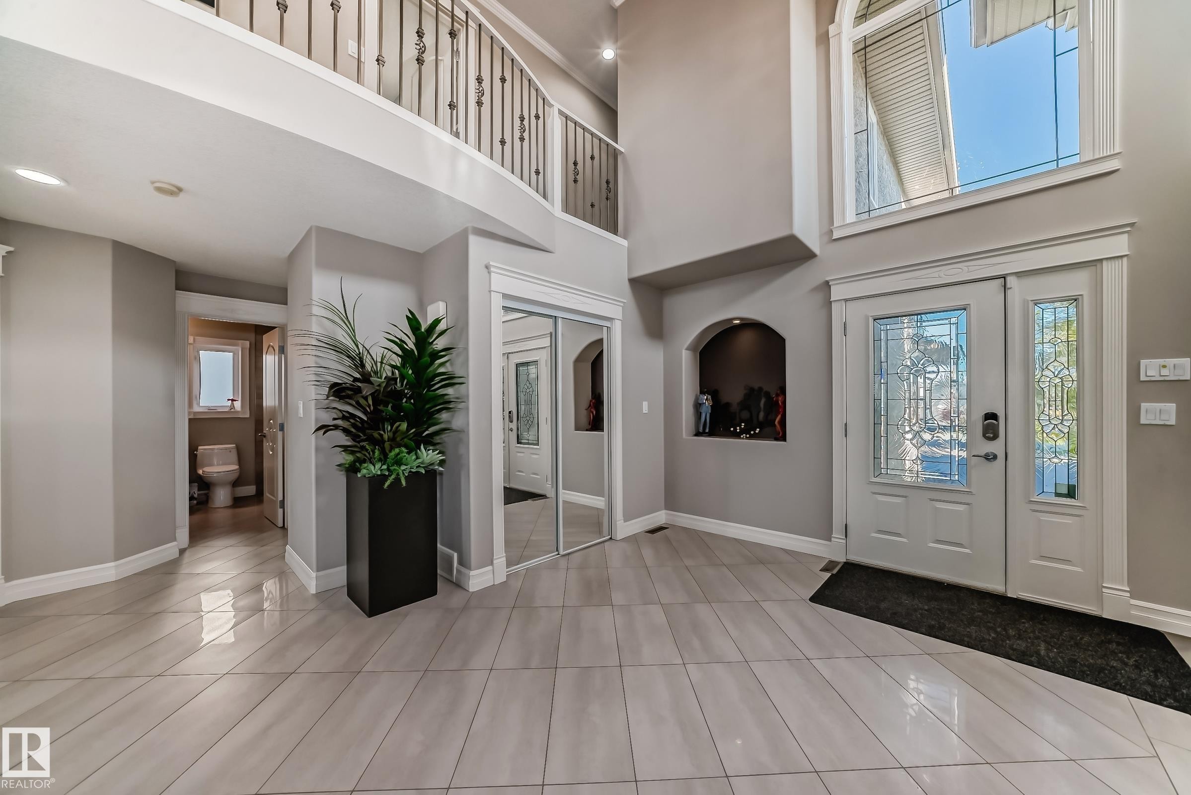 Edmonton, AB - Indoor Photo Showing Other Room