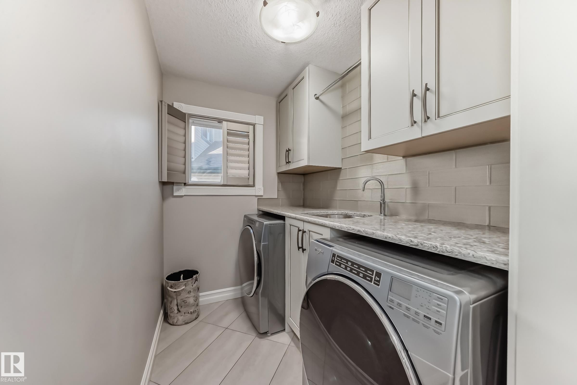 Edmonton, AB - Indoor Photo Showing Laundry Room