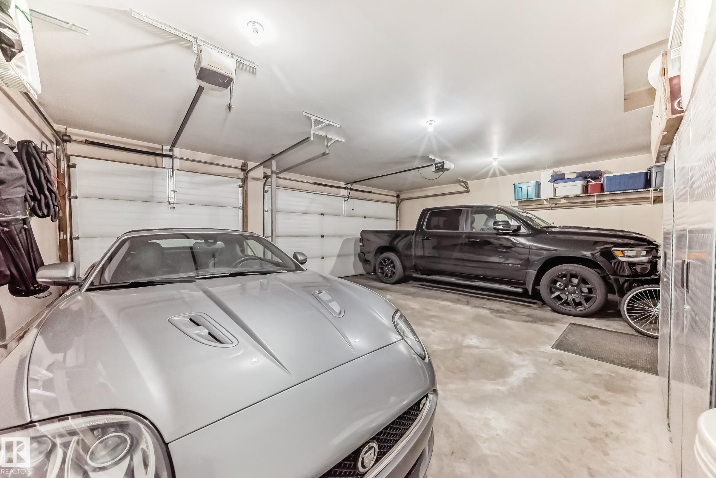 Edmonton, AB - Indoor Photo Showing Garage