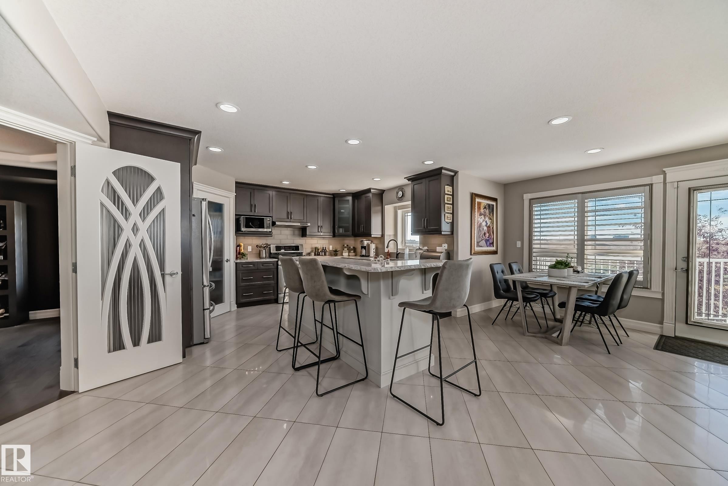 Edmonton, AB - Indoor