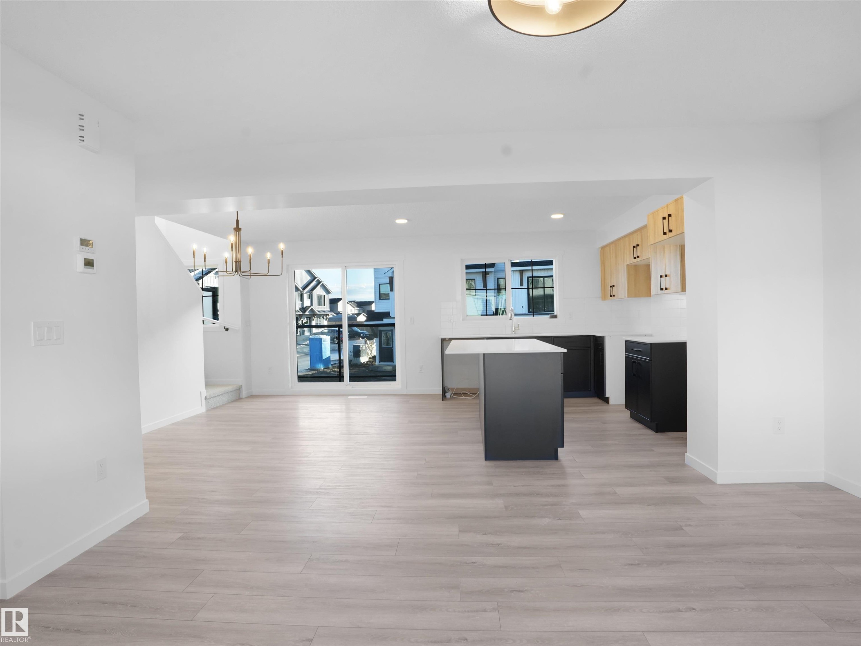 62 525 Secord Boulevard, Edmonton, AB - Indoor