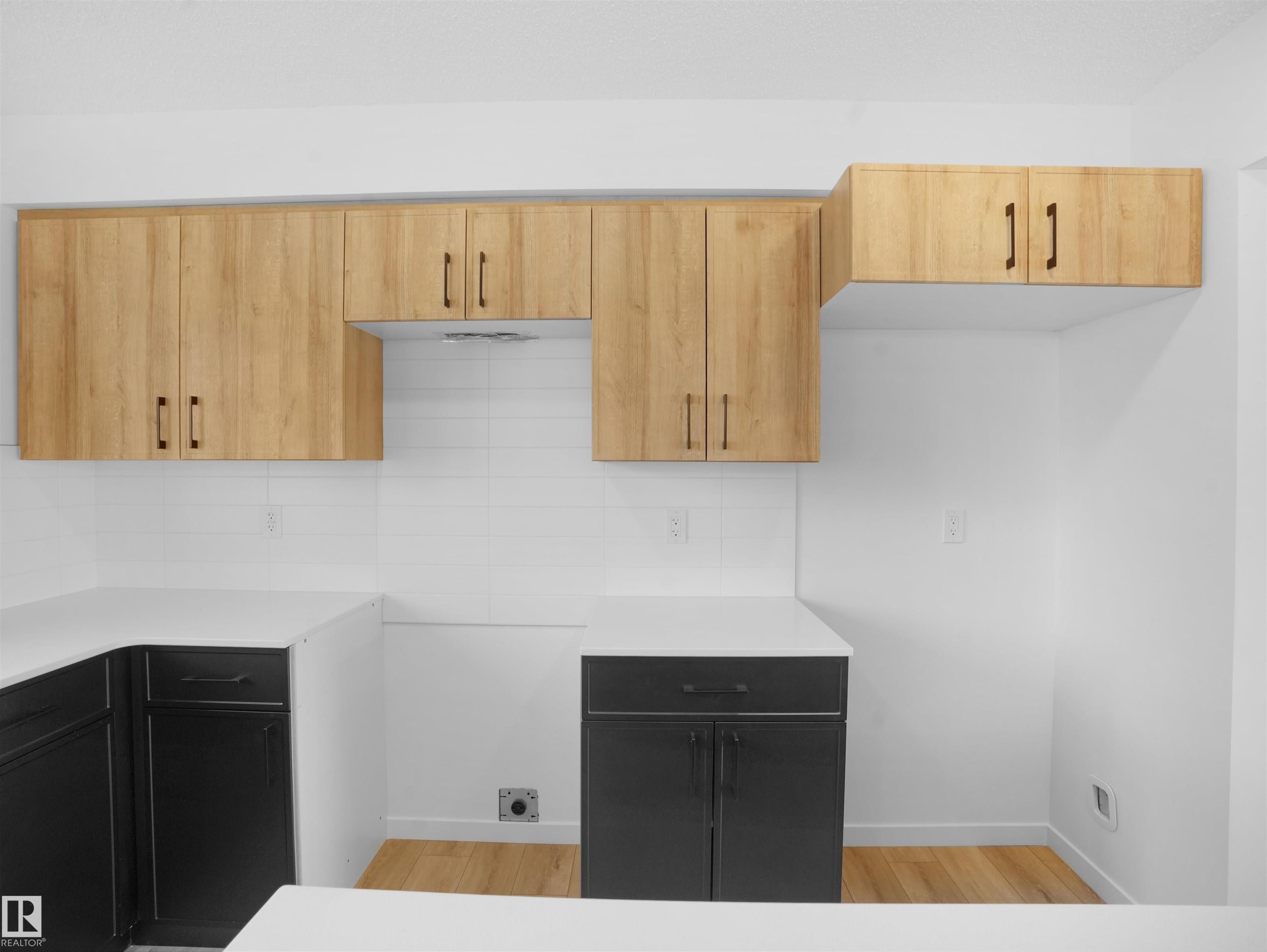 62 525 Secord Boulevard, Edmonton, AB - Indoor Photo Showing Kitchen