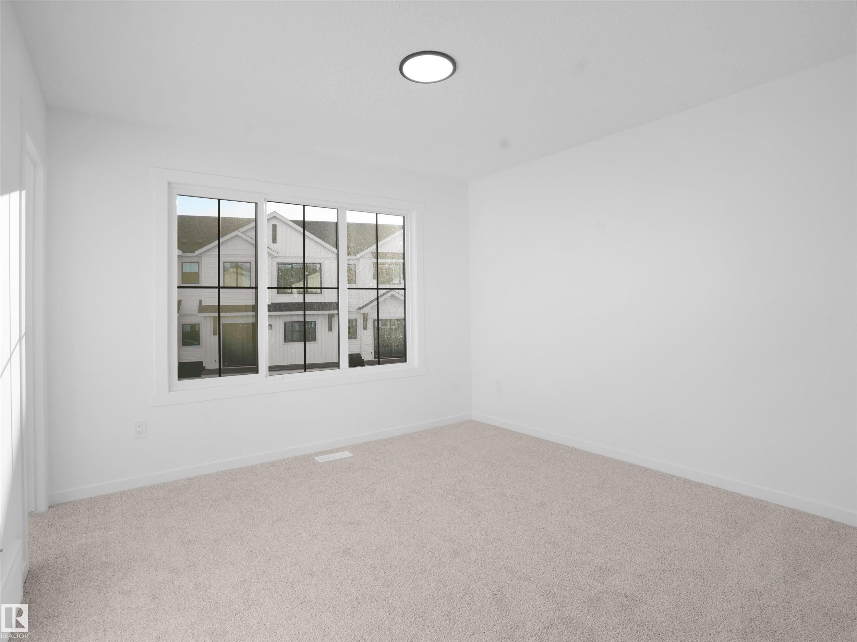 62 525 Secord Boulevard, Edmonton, AB - Indoor Photo Showing Other Room