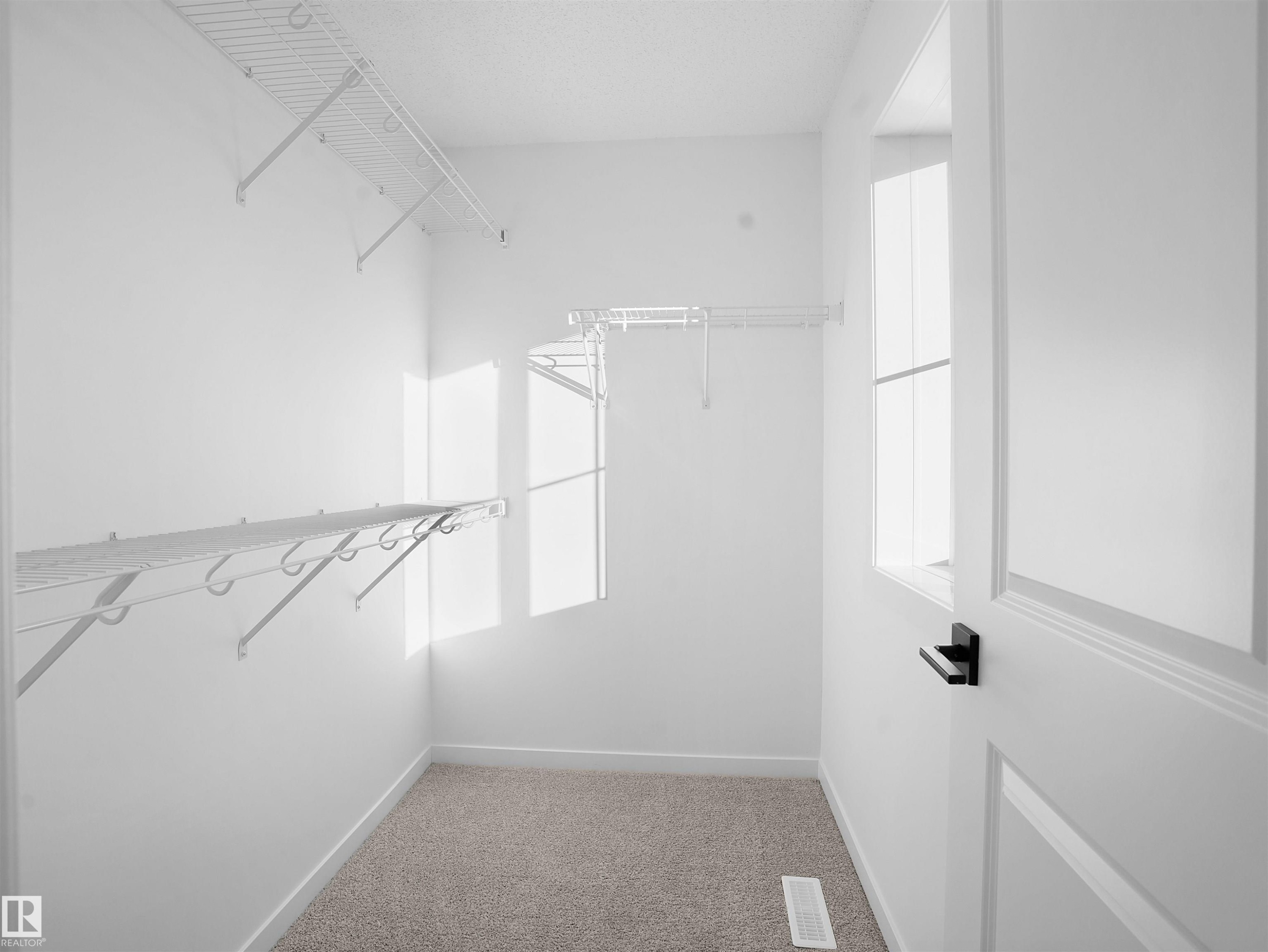 62 525 Secord Boulevard, Edmonton, AB - Indoor Photo Showing Other Room