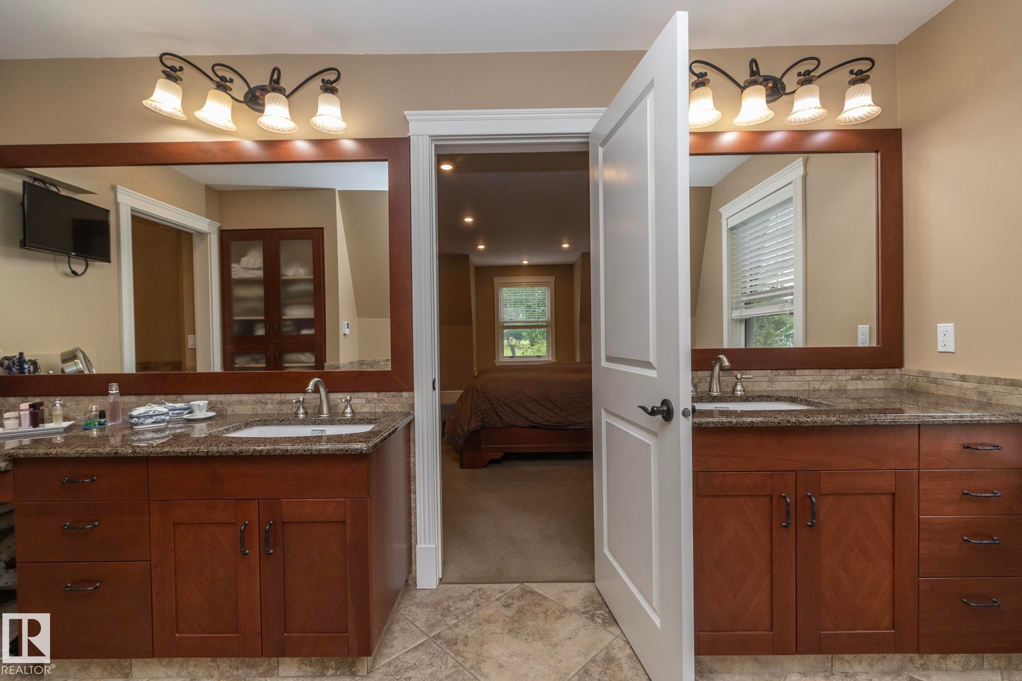 63 Fairway Drive, Edmonton, AB - Indoor Photo Showing Bathroom