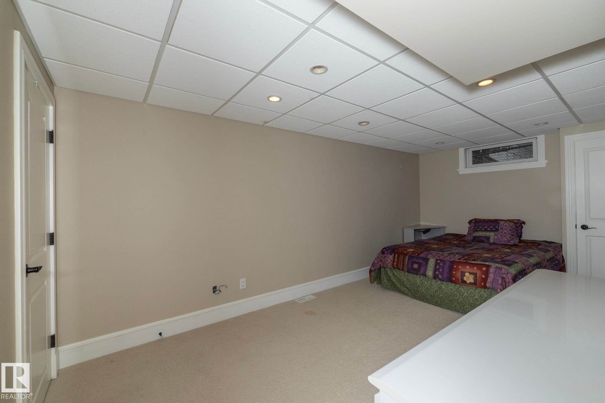 63 Fairway Drive, Edmonton, AB - Indoor Photo Showing Other Room