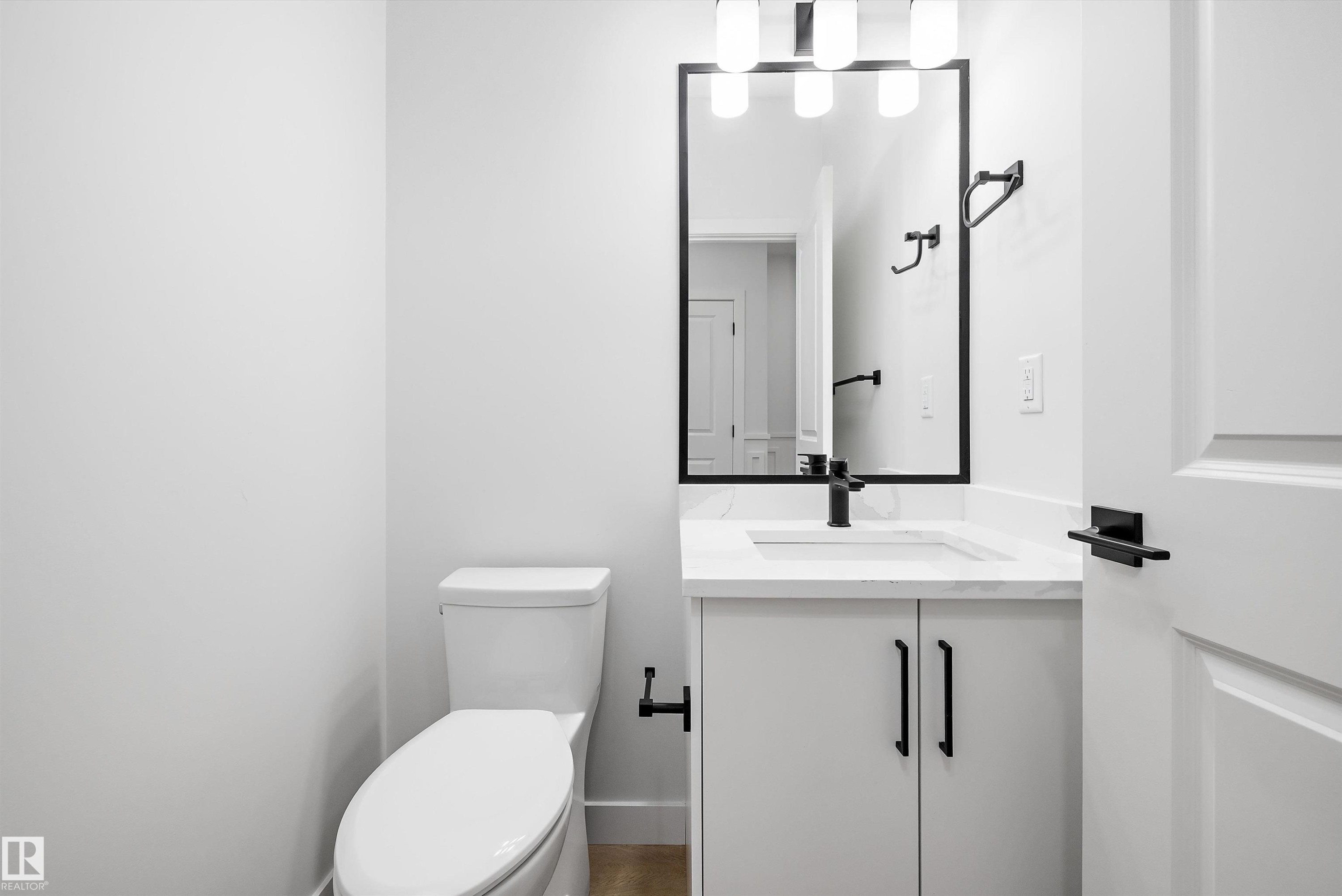 26 Chartres Close, St. Albert, AB - Indoor Photo Showing Bathroom