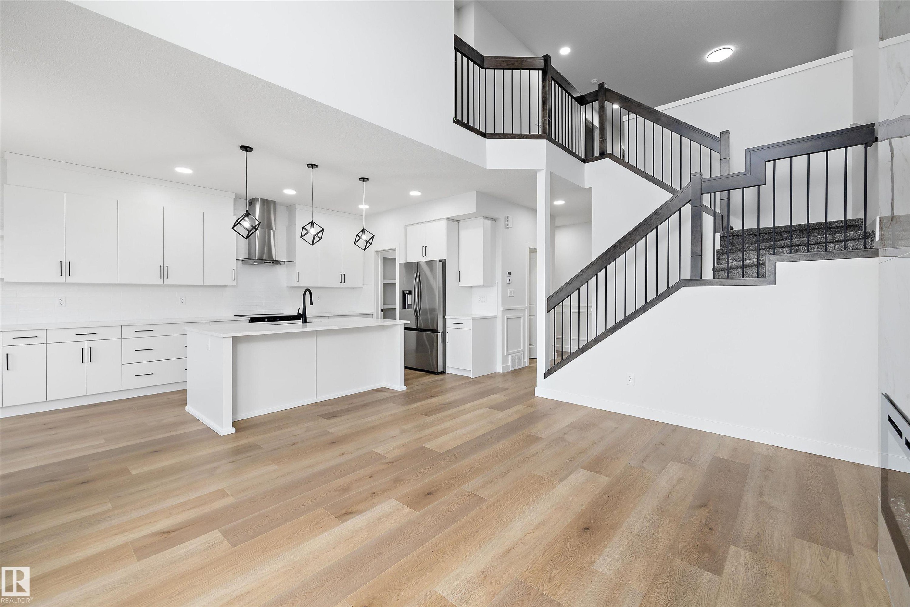 26 Chartres Close, St. Albert, AB - Indoor Photo Showing Kitchen