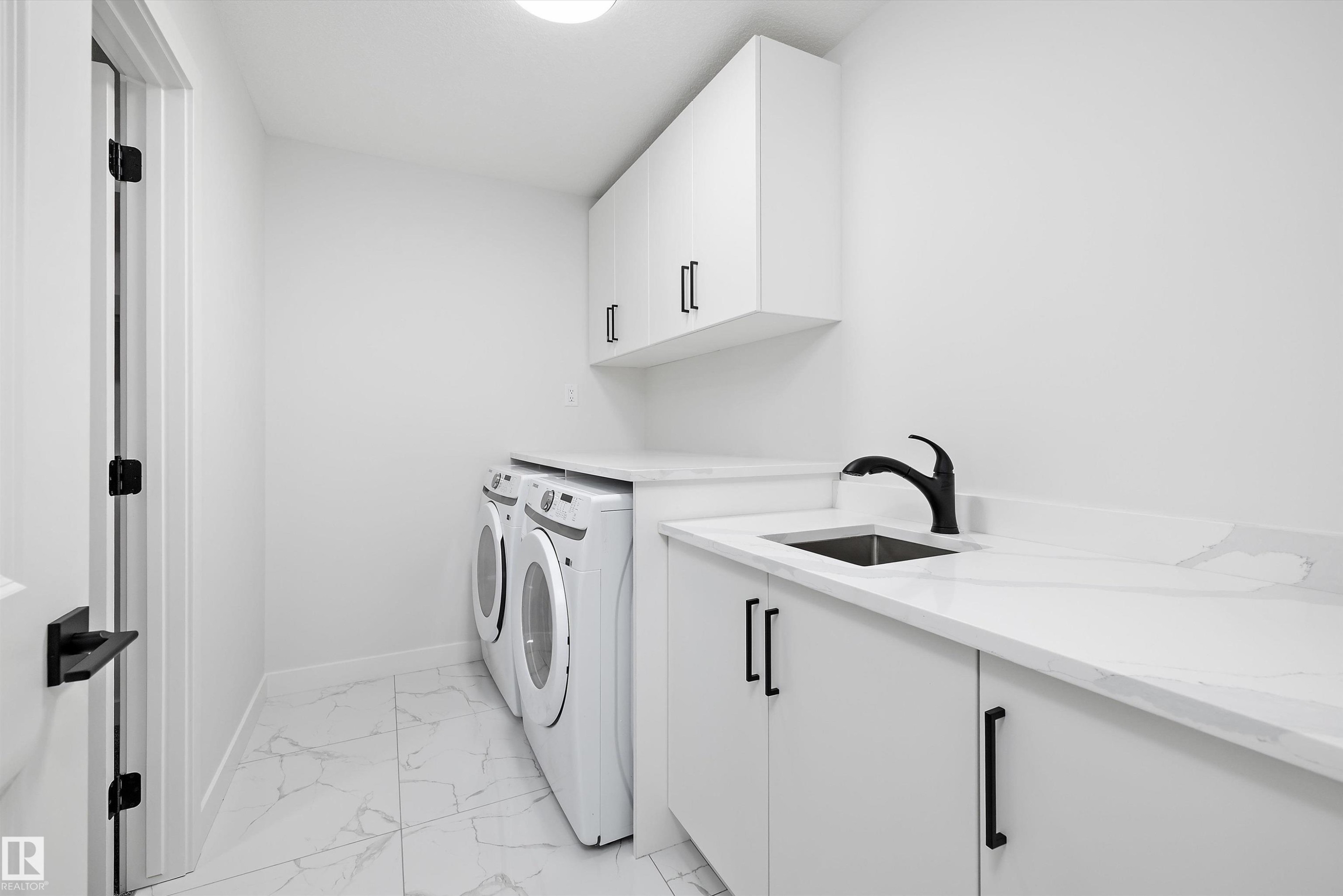26 Chartres Close, St. Albert, AB - Indoor Photo Showing Laundry Room