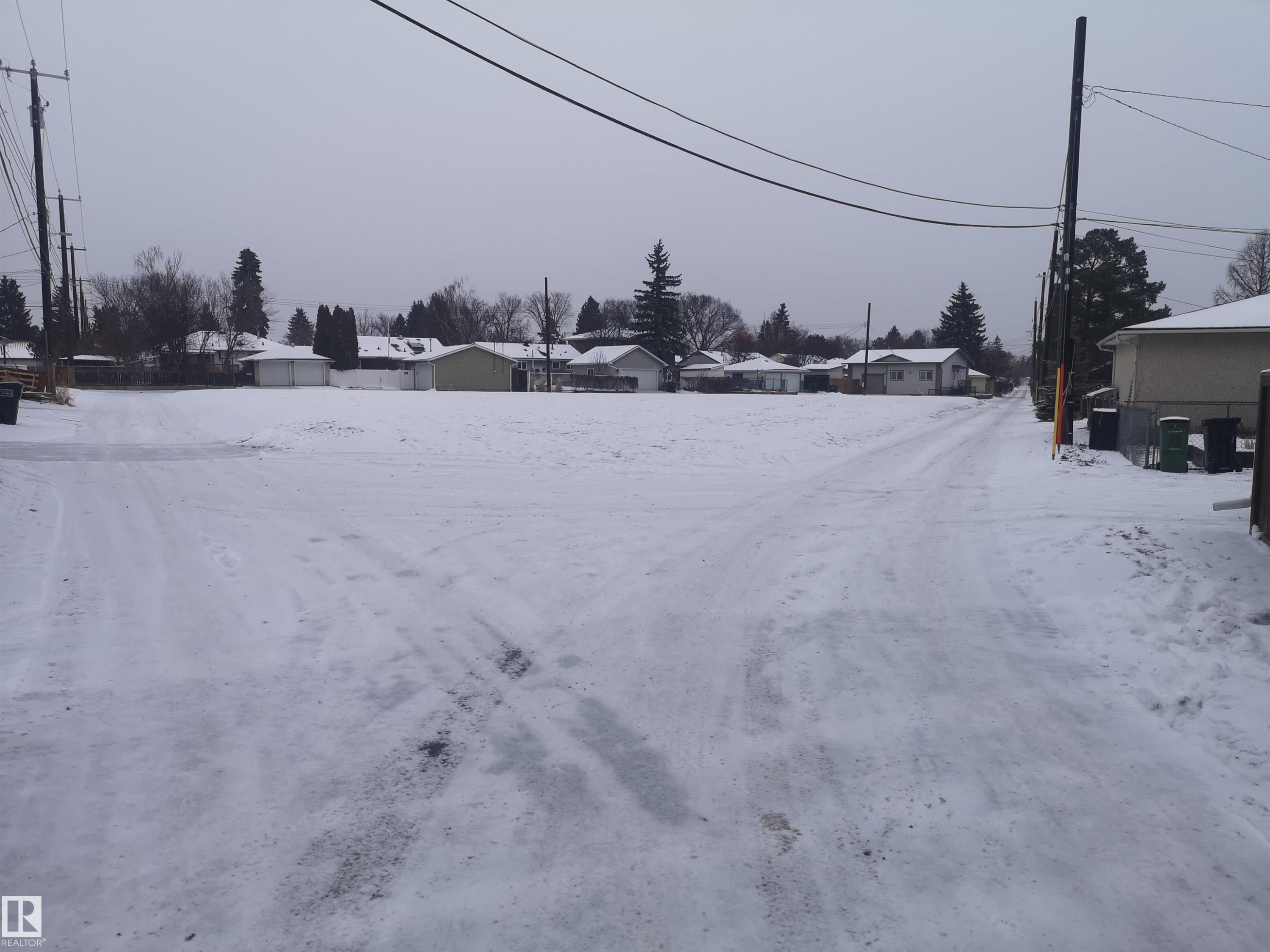 8032 70 Avenue Nw, Edmonton, AB - Outdoor With View