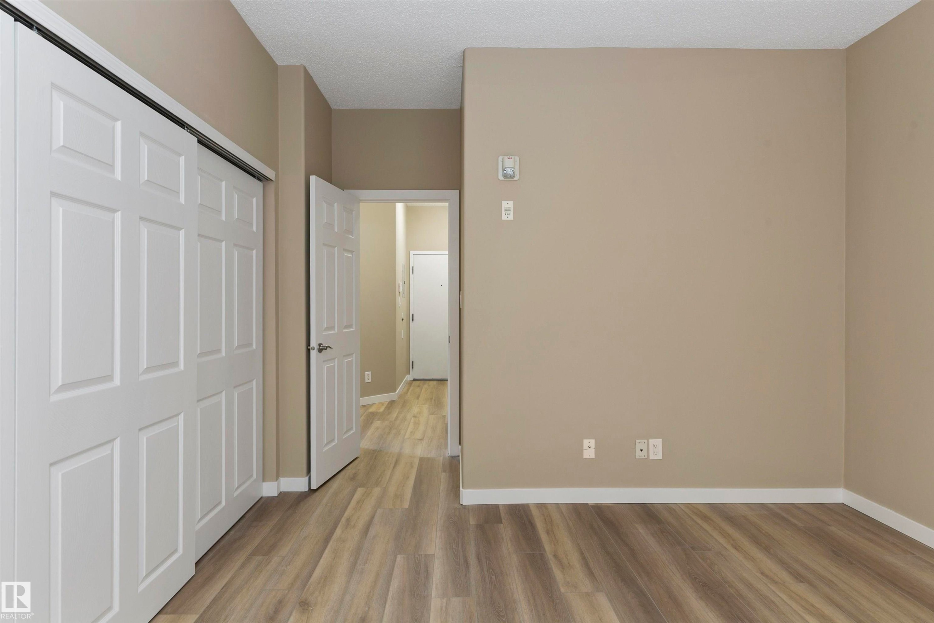 104 10905 109 Street, Edmonton, AB - Indoor Photo Showing Other Room