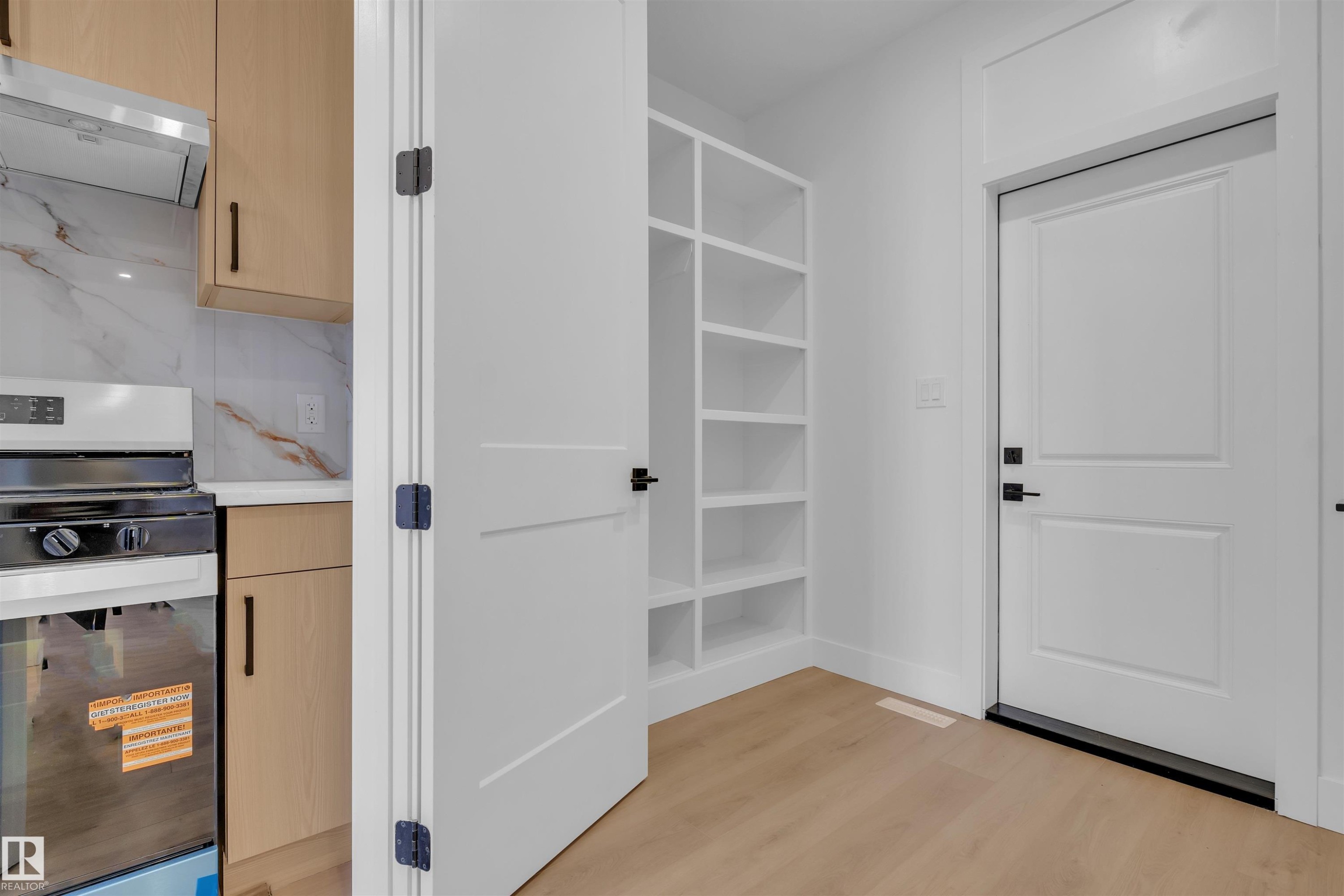 417 Pine Point(E), Leduc, AB - Indoor