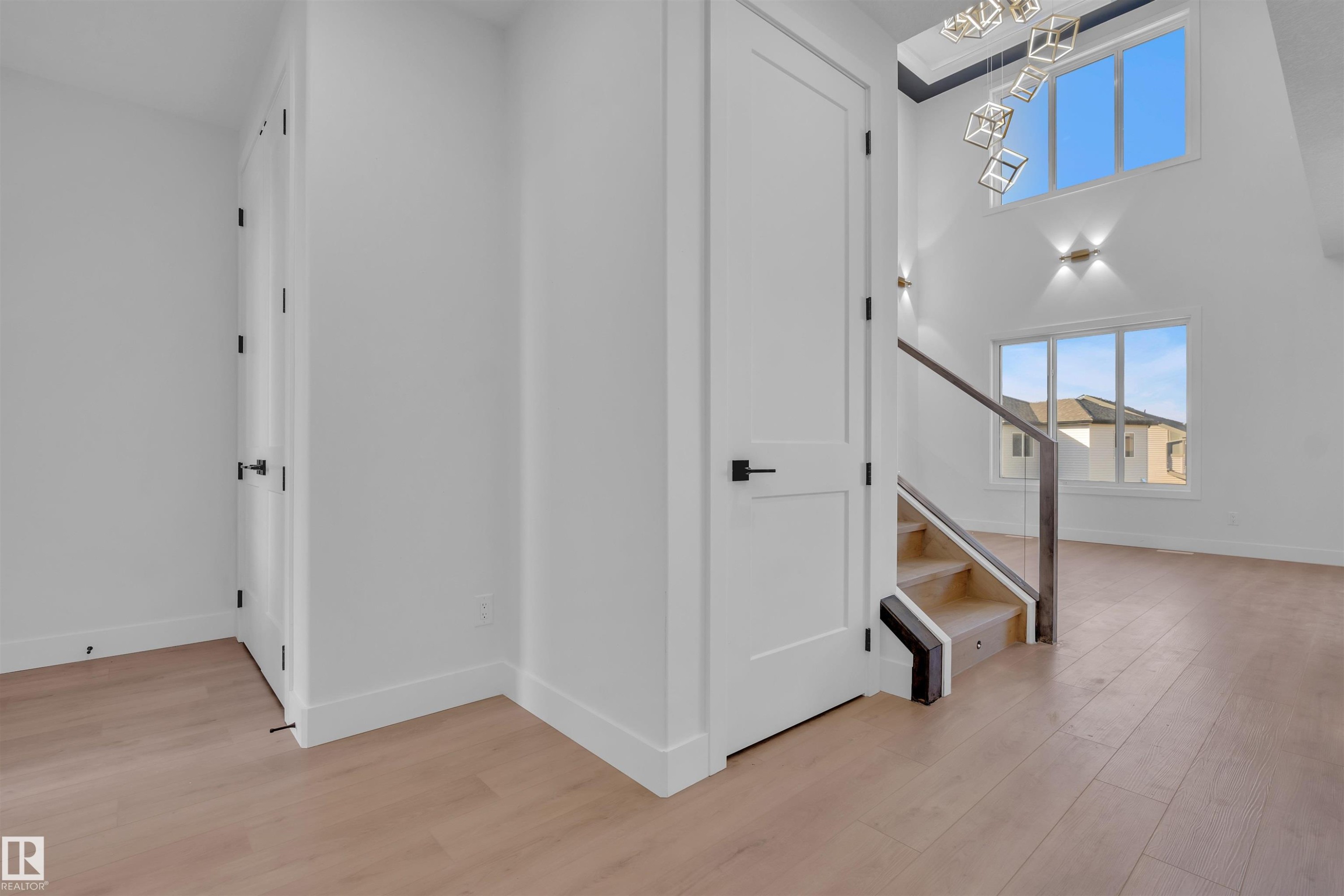 417 Pine Point(E), Leduc, AB - Indoor Photo Showing Other Room