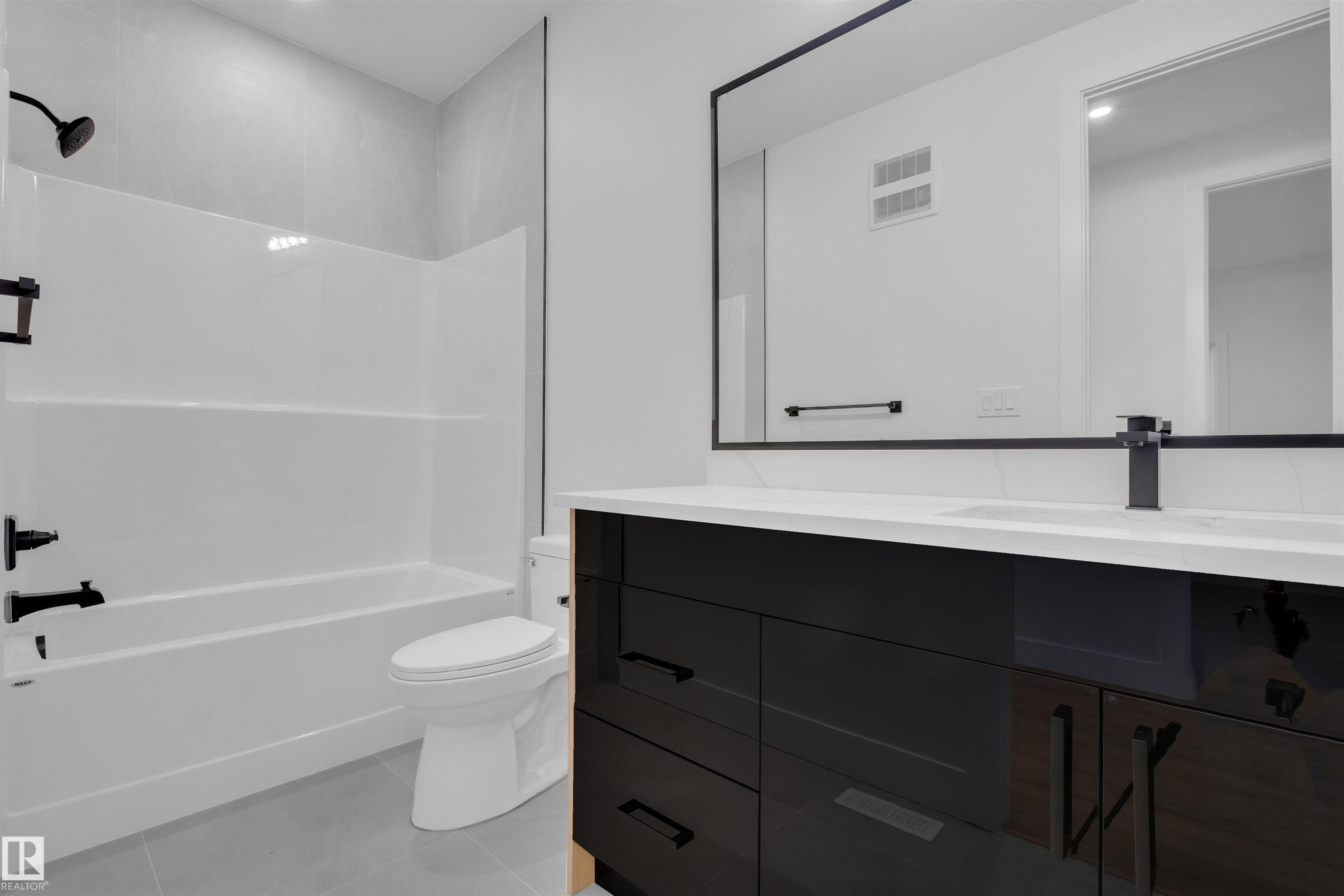 417 Pine Point(E), Leduc, AB - Indoor Photo Showing Bathroom