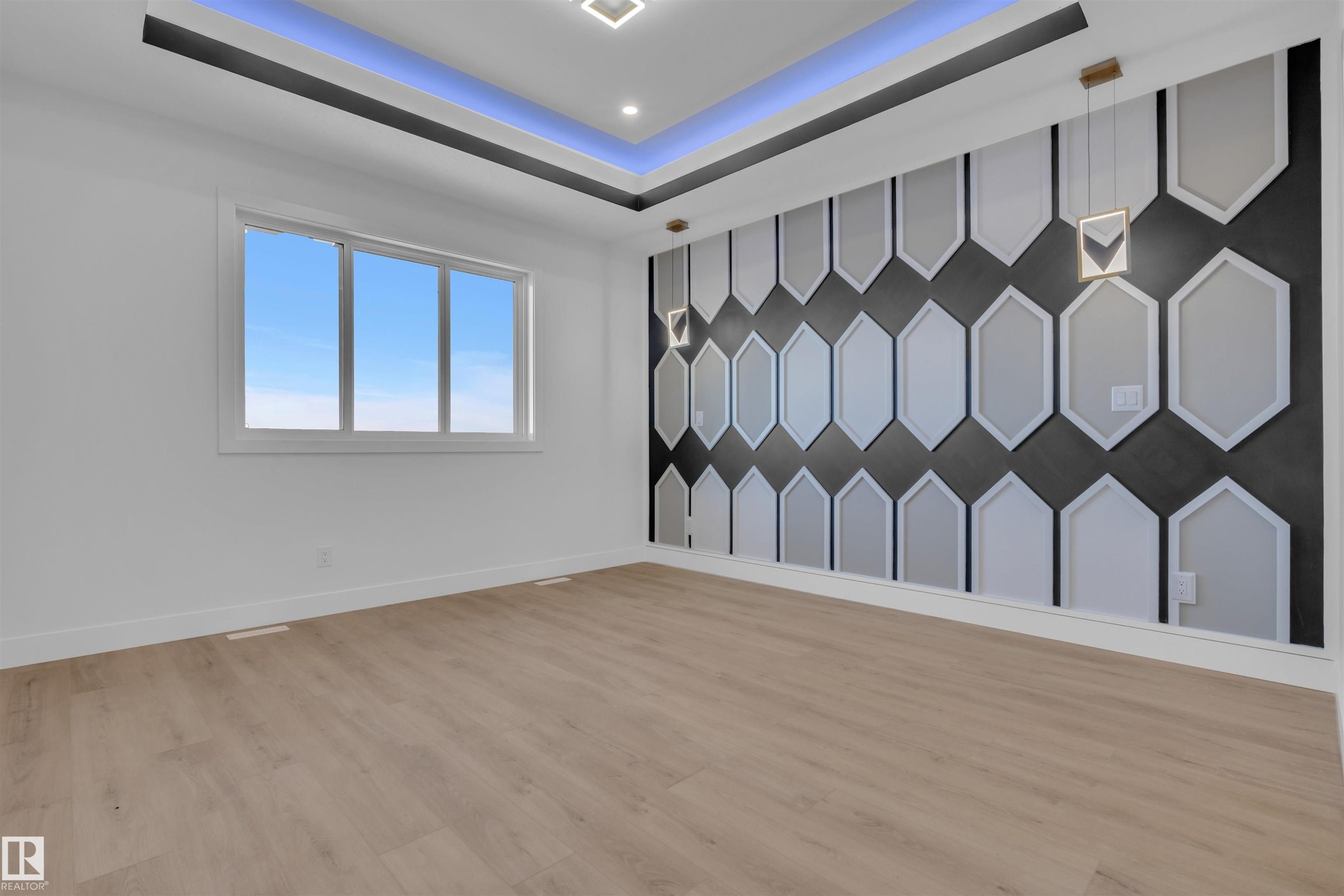 417 Pine Point(E), Leduc, AB - Indoor Photo Showing Other Room