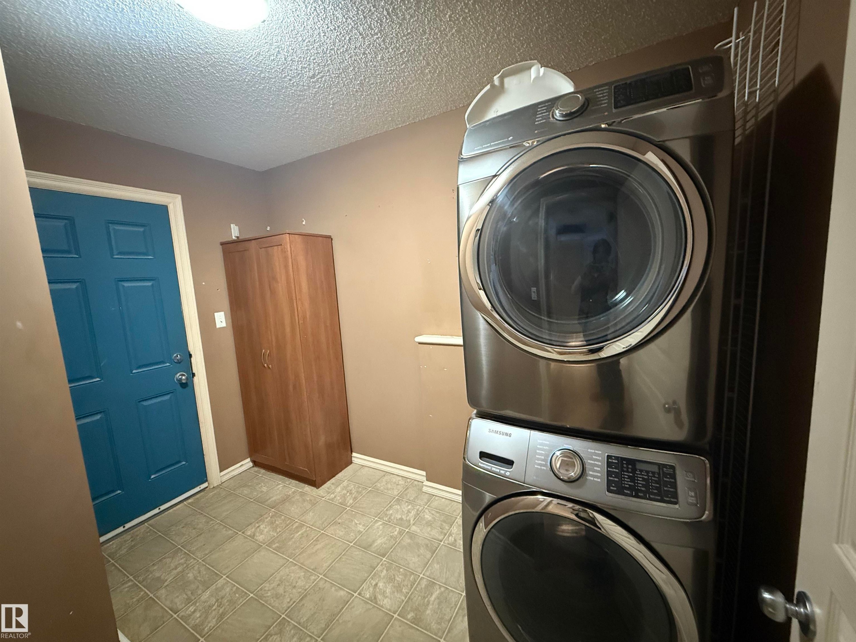 6007 5 Avenue, Edmonton, AB - Indoor Photo Showing Laundry Room
