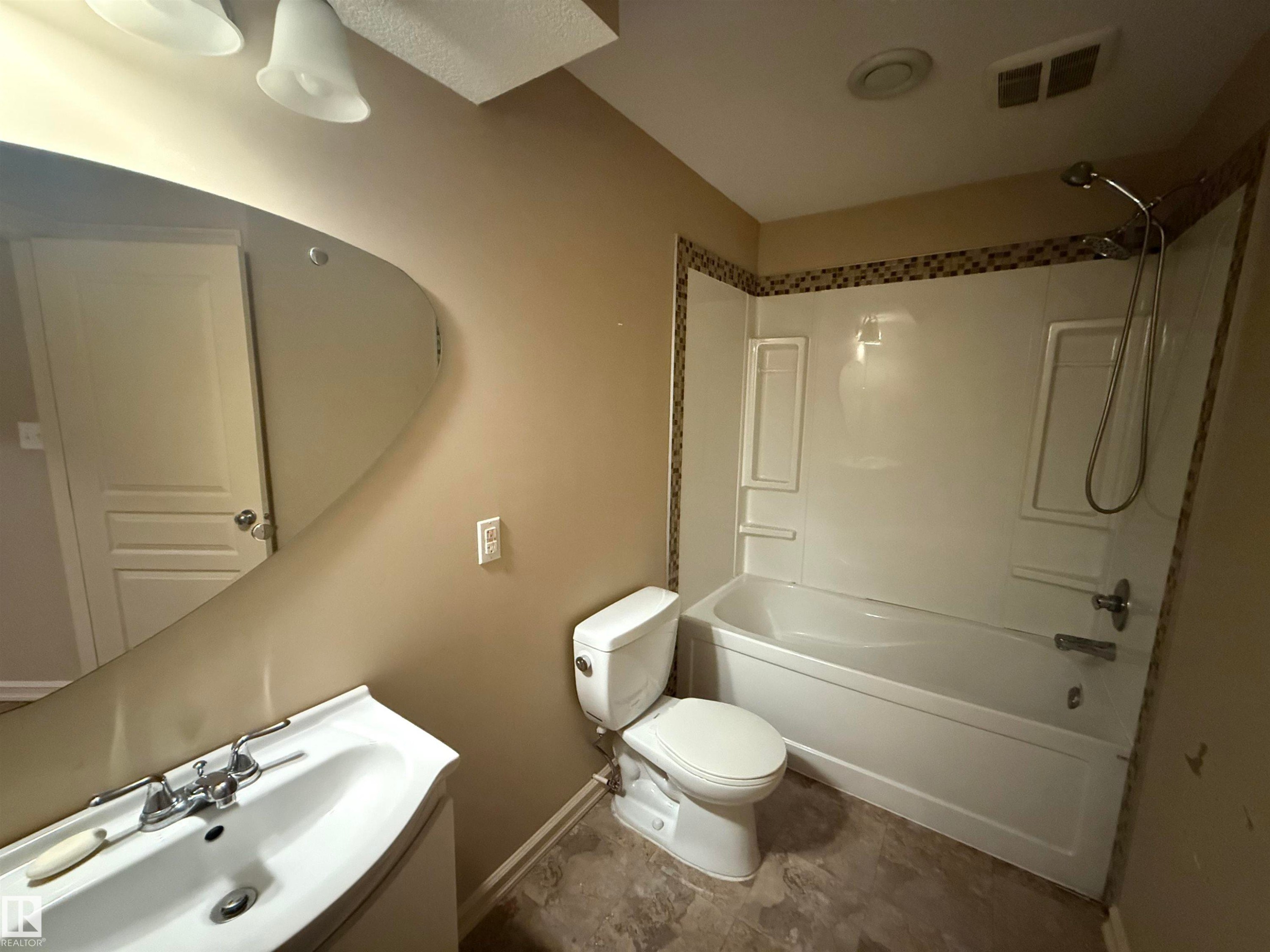 6007 5 Avenue, Edmonton, AB - Indoor Photo Showing Bathroom