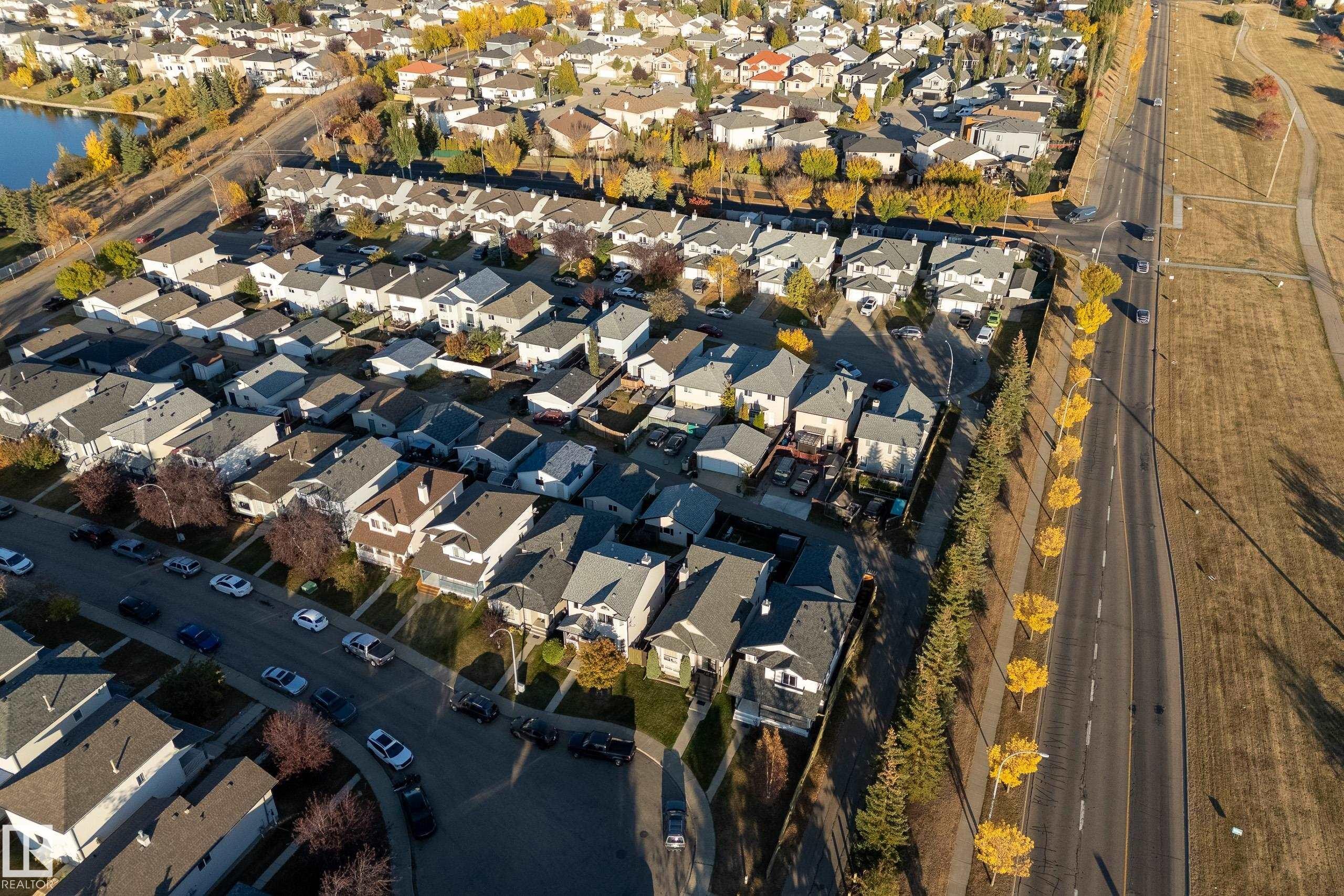 Edmonton, AB - Outdoor With View