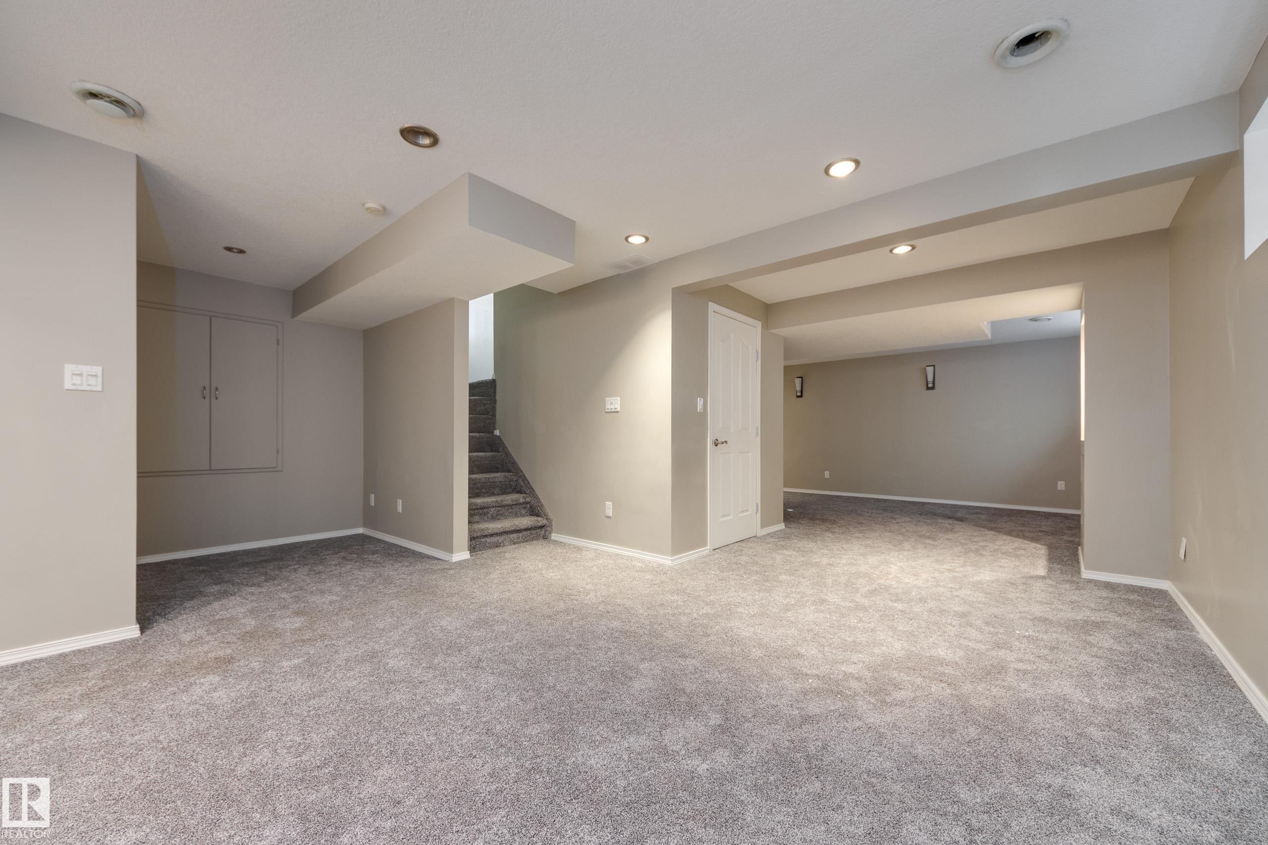 Edmonton, AB - Indoor