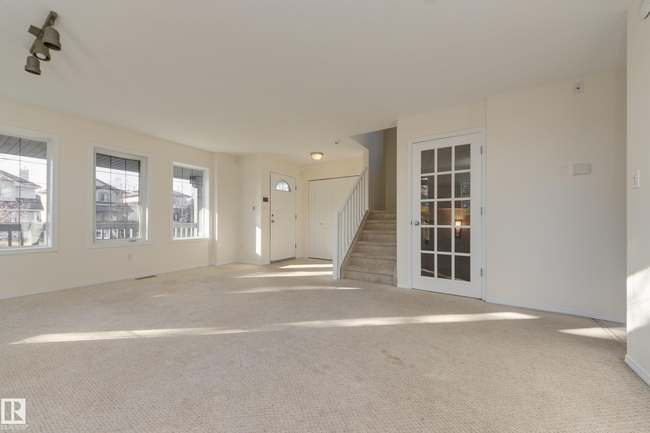 Edmonton, AB - Indoor Photo Showing Other Room