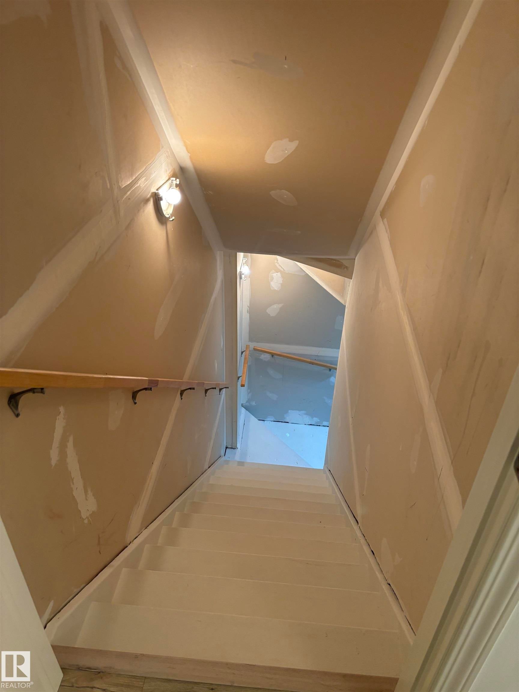 563 Orchards Boulevard, Edmonton, AB - Indoor Photo Showing Other Room