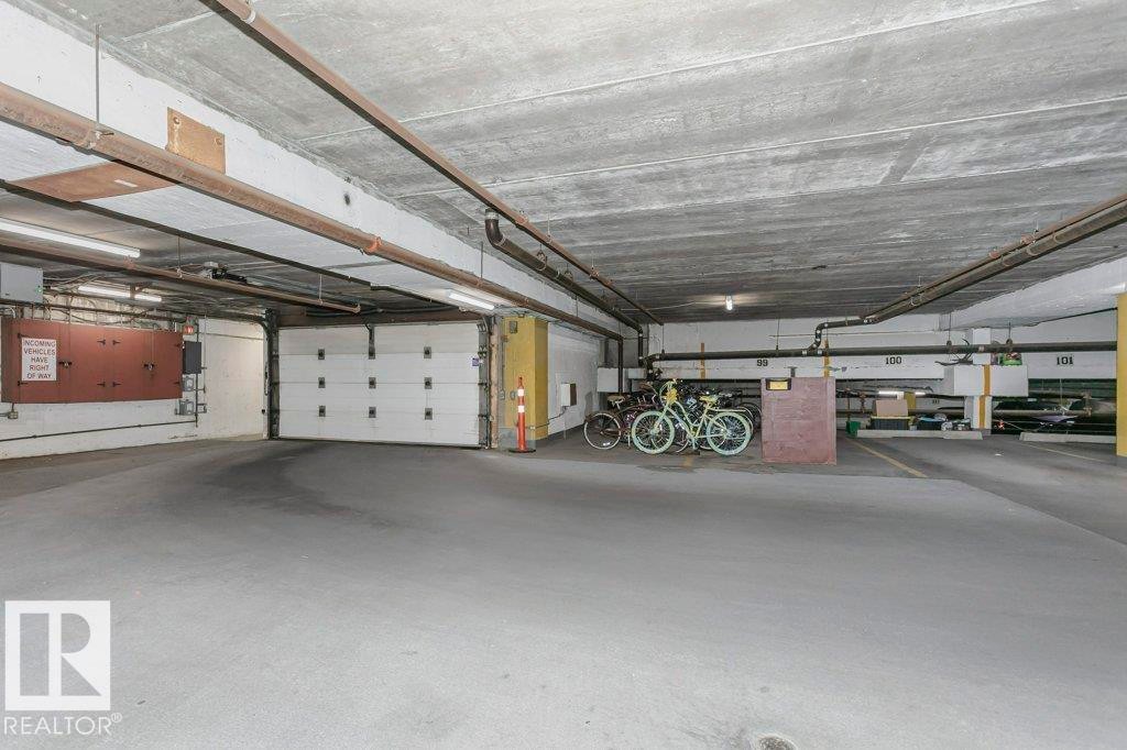 605 10135 Saskatchewan Drive, Edmonton, AB - Indoor Photo Showing Garage