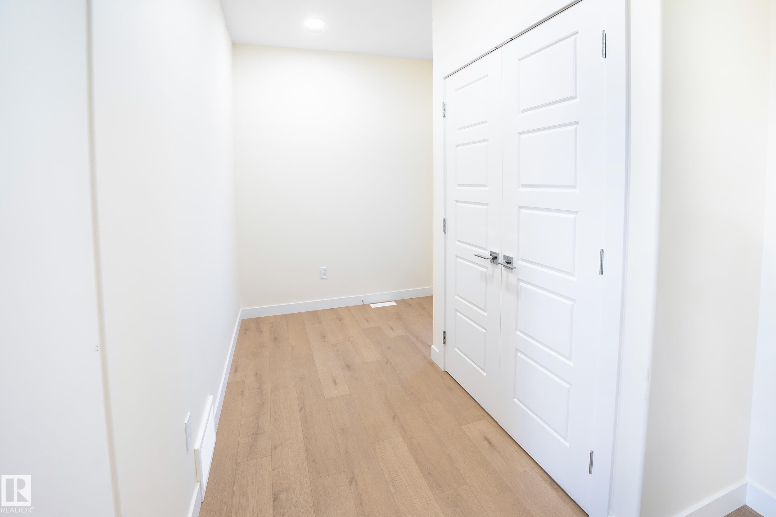 2033 209A Street, Edmonton, AB - Indoor Photo Showing Other Room