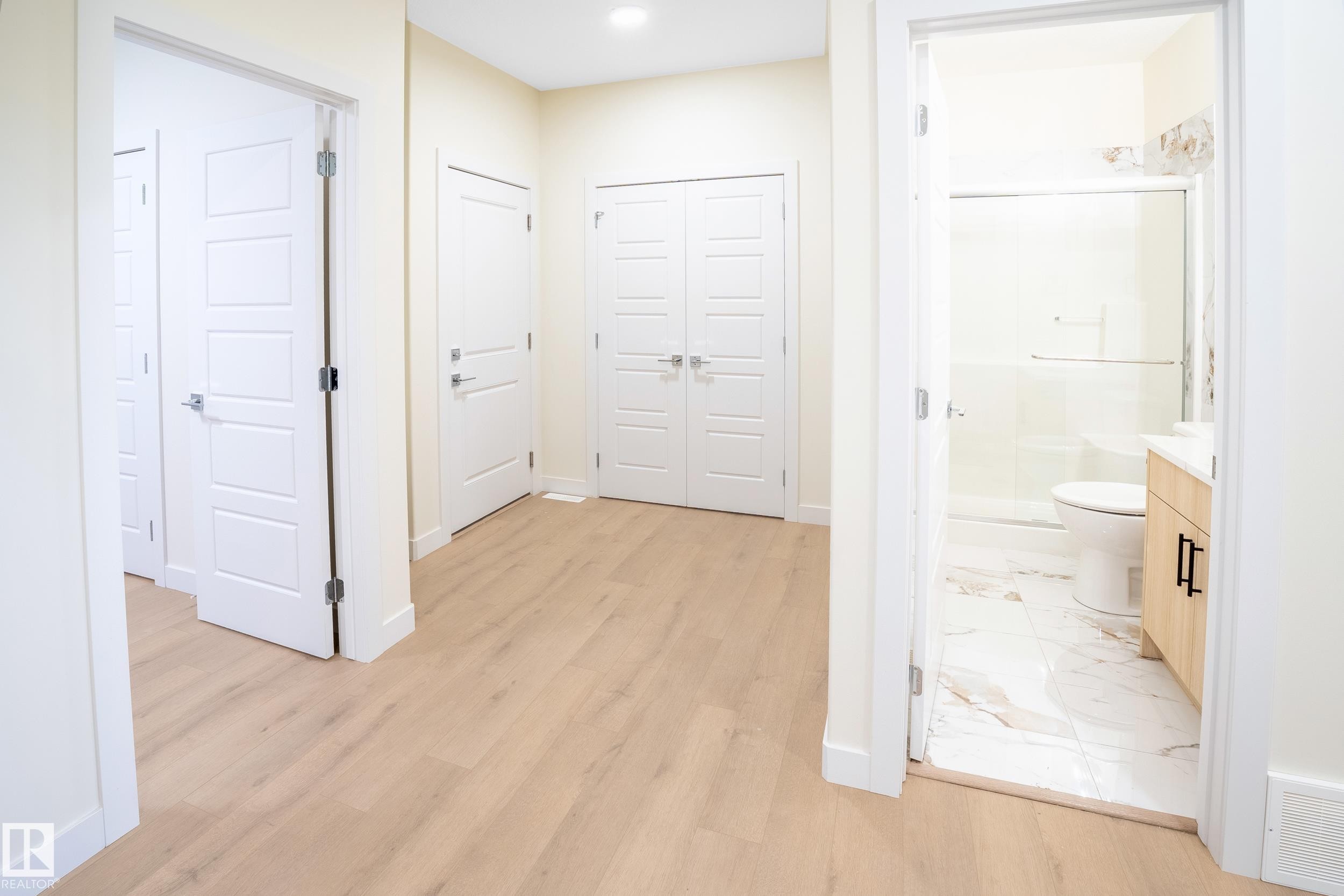 2033 209A Street, Edmonton, AB - Indoor Photo Showing Other Room