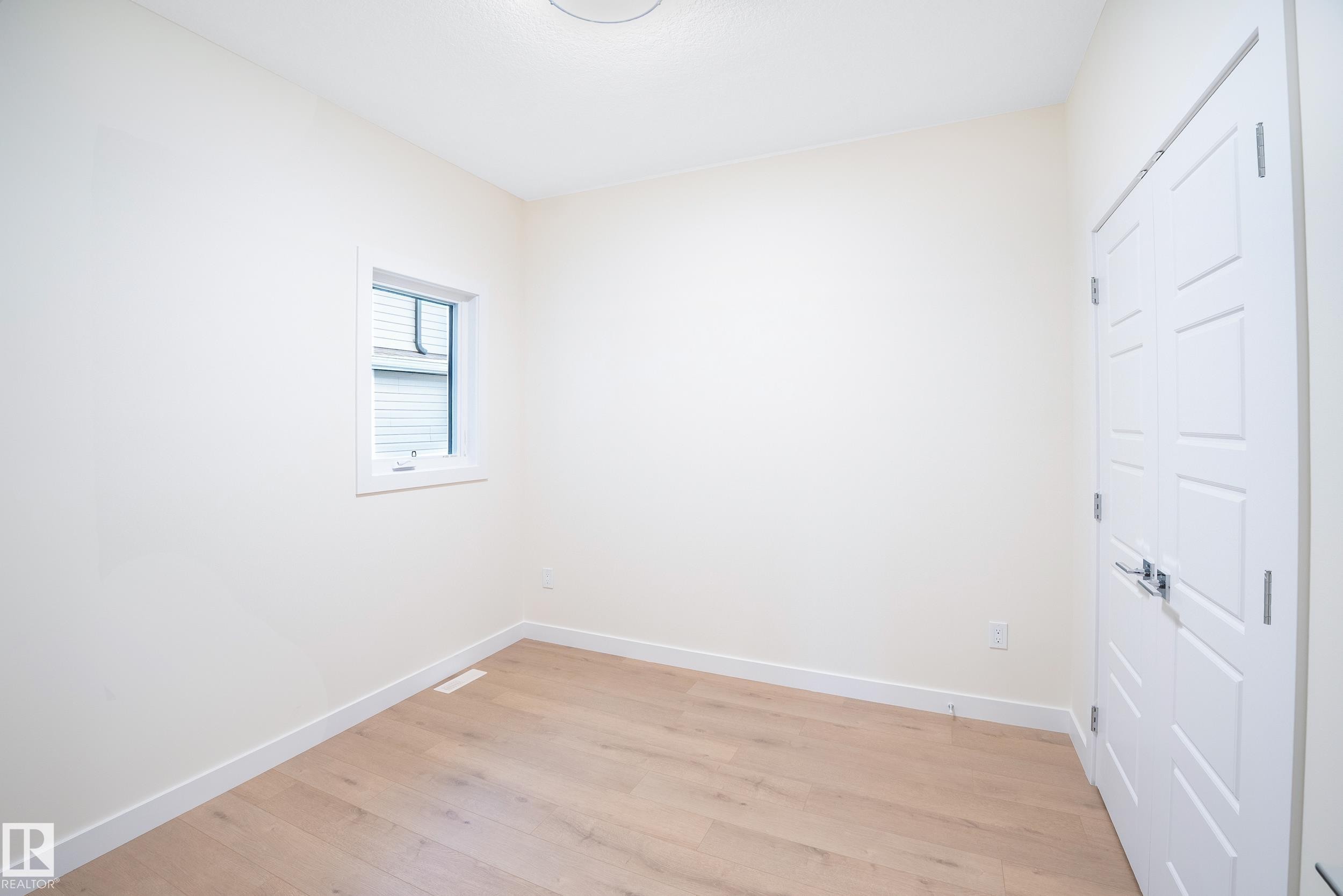 2033 209A Street, Edmonton, AB - Indoor Photo Showing Other Room