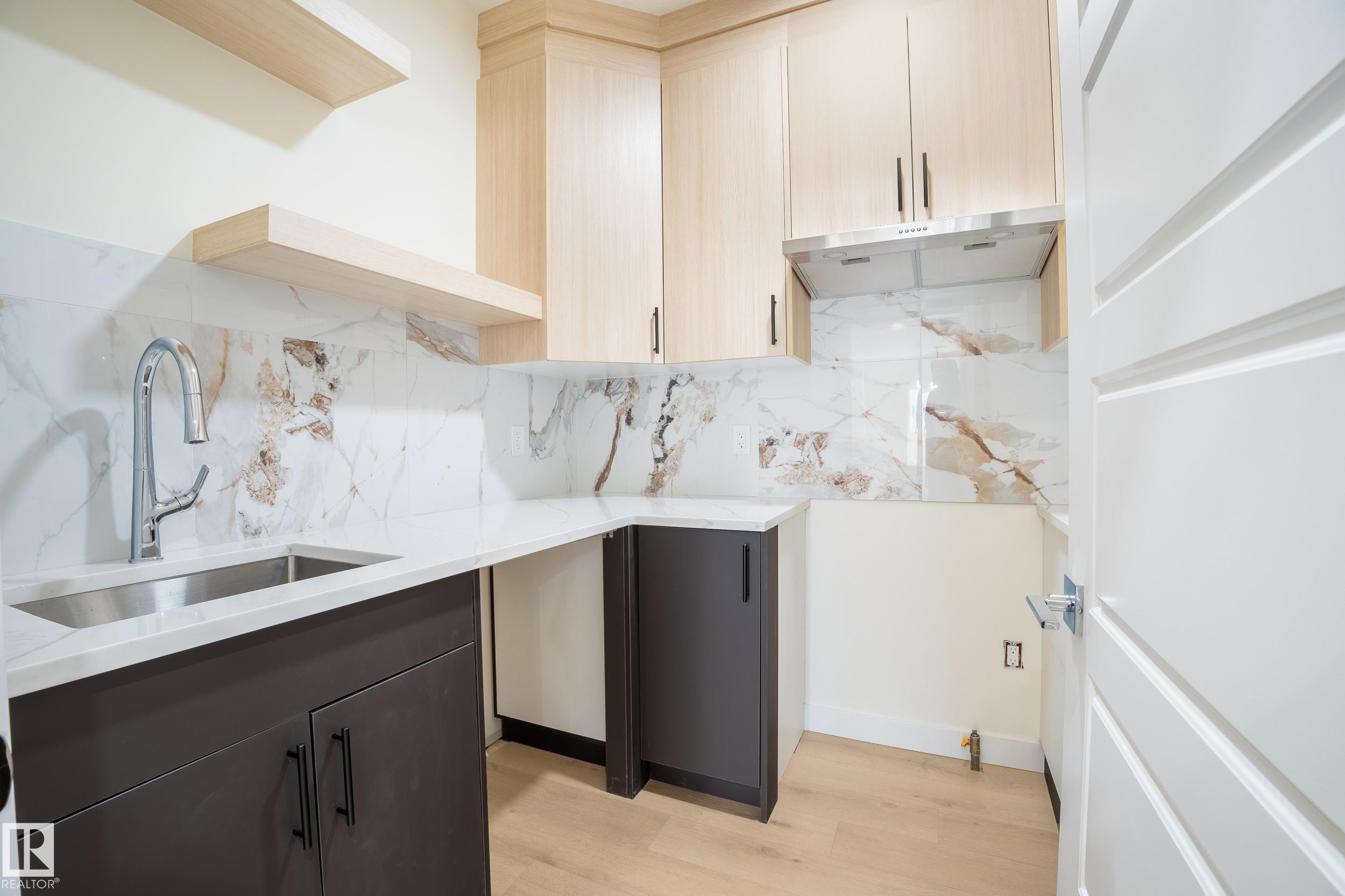 2033 209A Street, Edmonton, AB - Indoor Photo Showing Kitchen