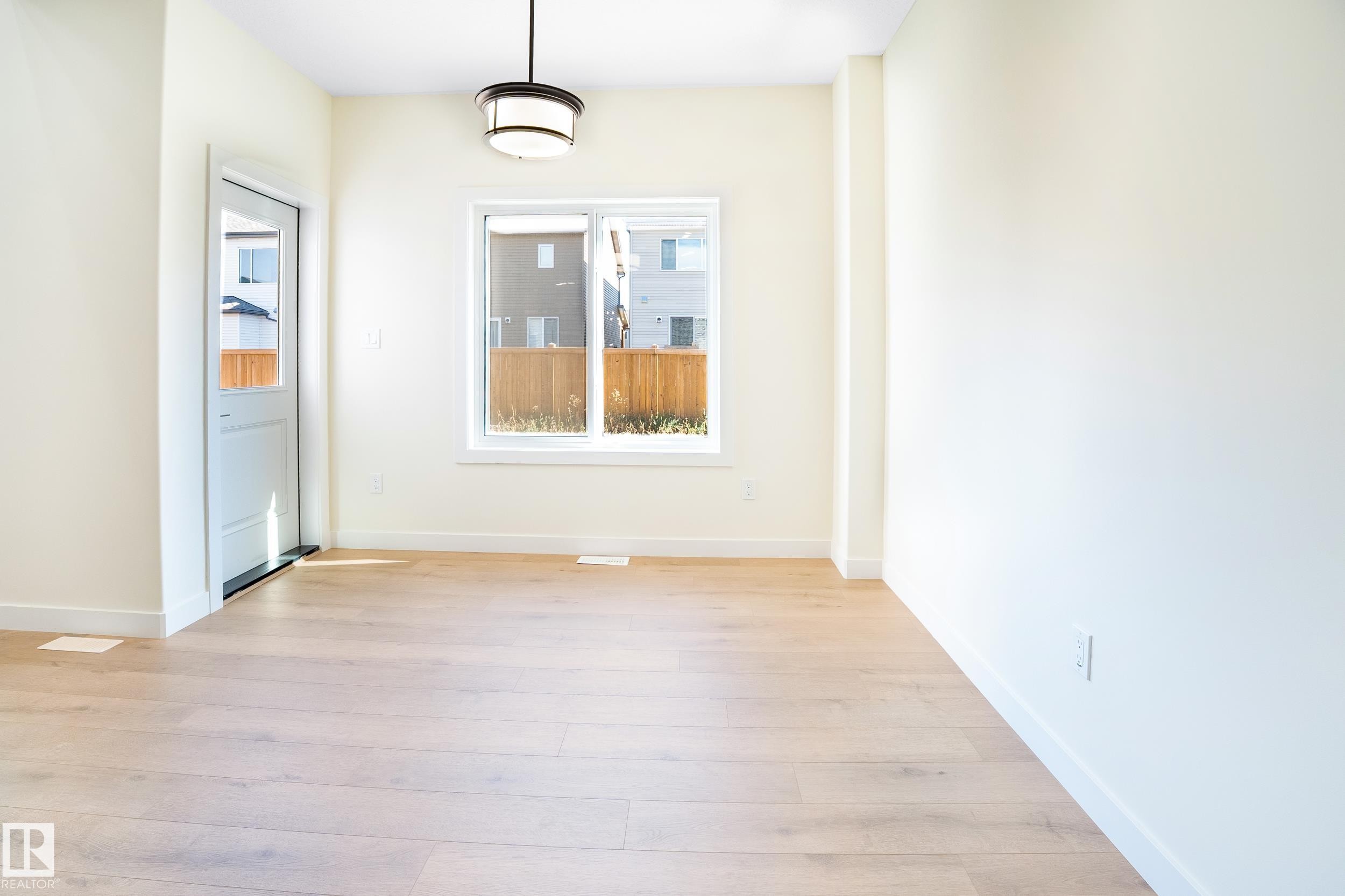 2033 209A Street, Edmonton, AB - Indoor Photo Showing Other Room