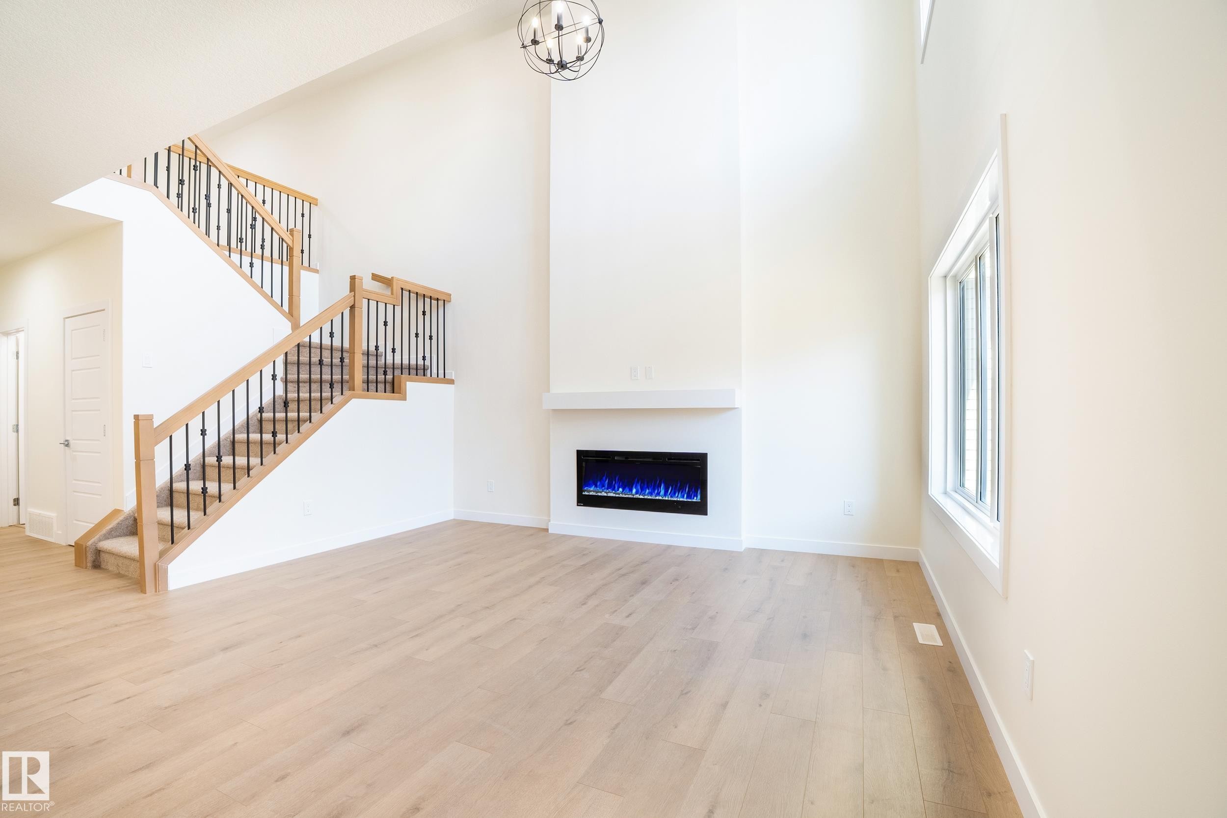 2033 209A Street, Edmonton, AB - Indoor With Fireplace