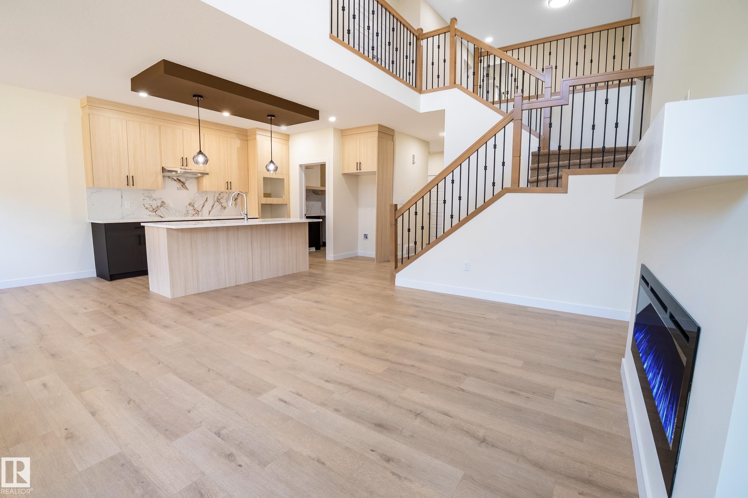 2033 209A Street, Edmonton, AB - Indoor Photo Showing Kitchen