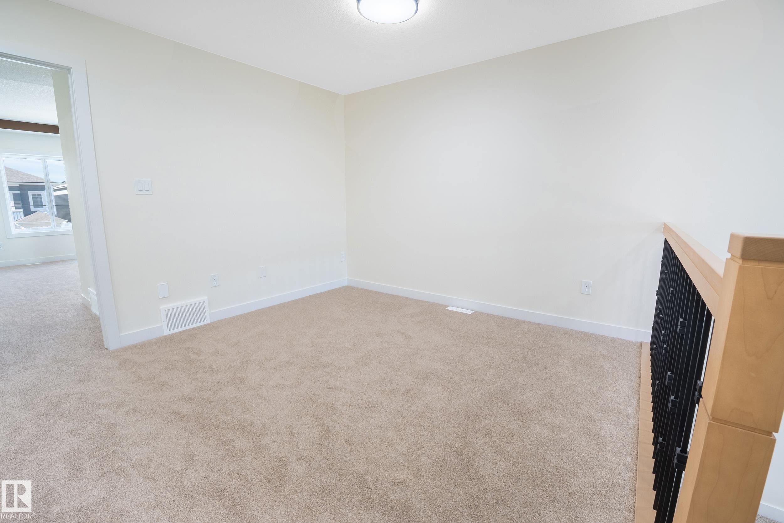 2033 209A Street, Edmonton, AB - Indoor Photo Showing Other Room