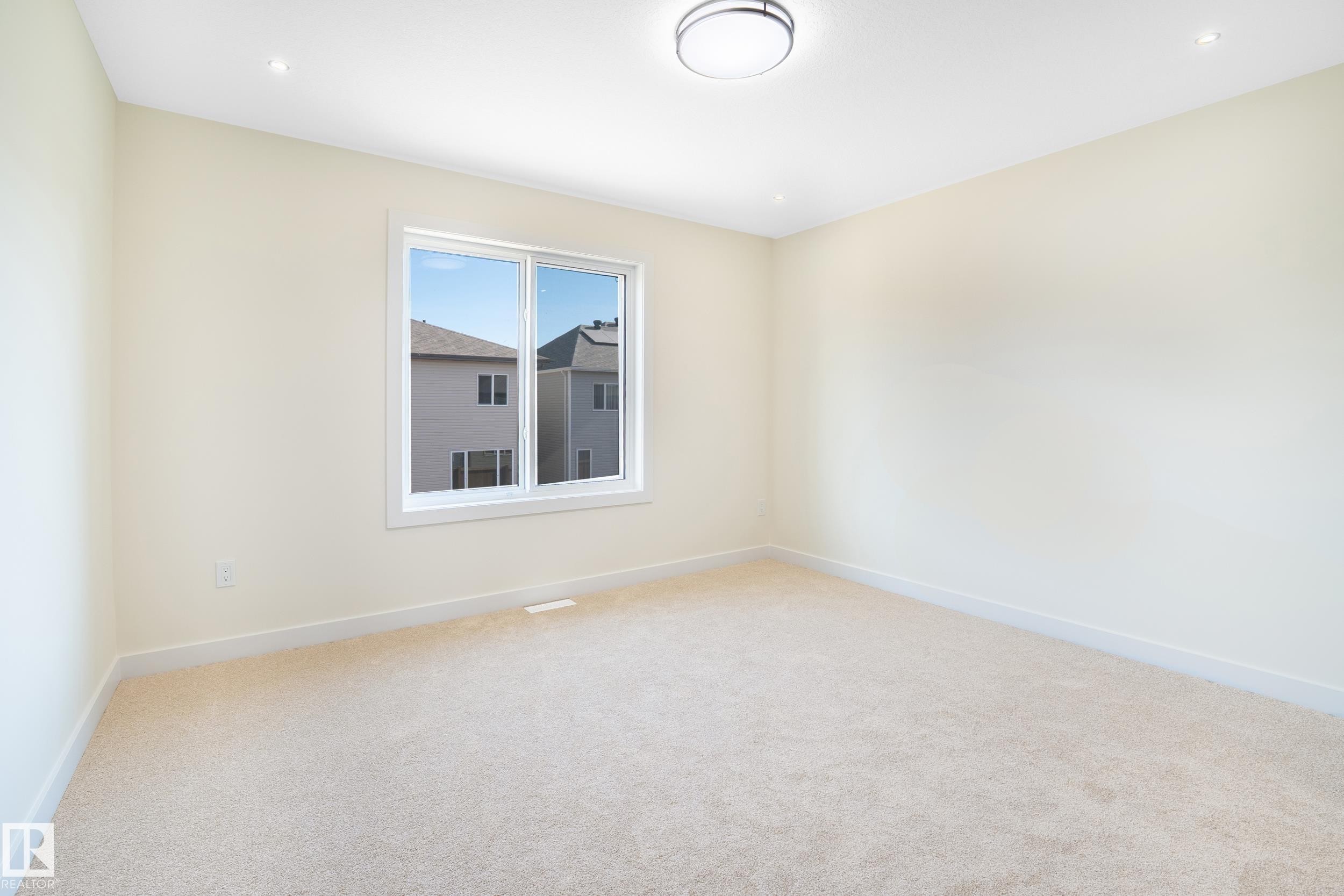 2033 209A Street, Edmonton, AB - Indoor Photo Showing Other Room