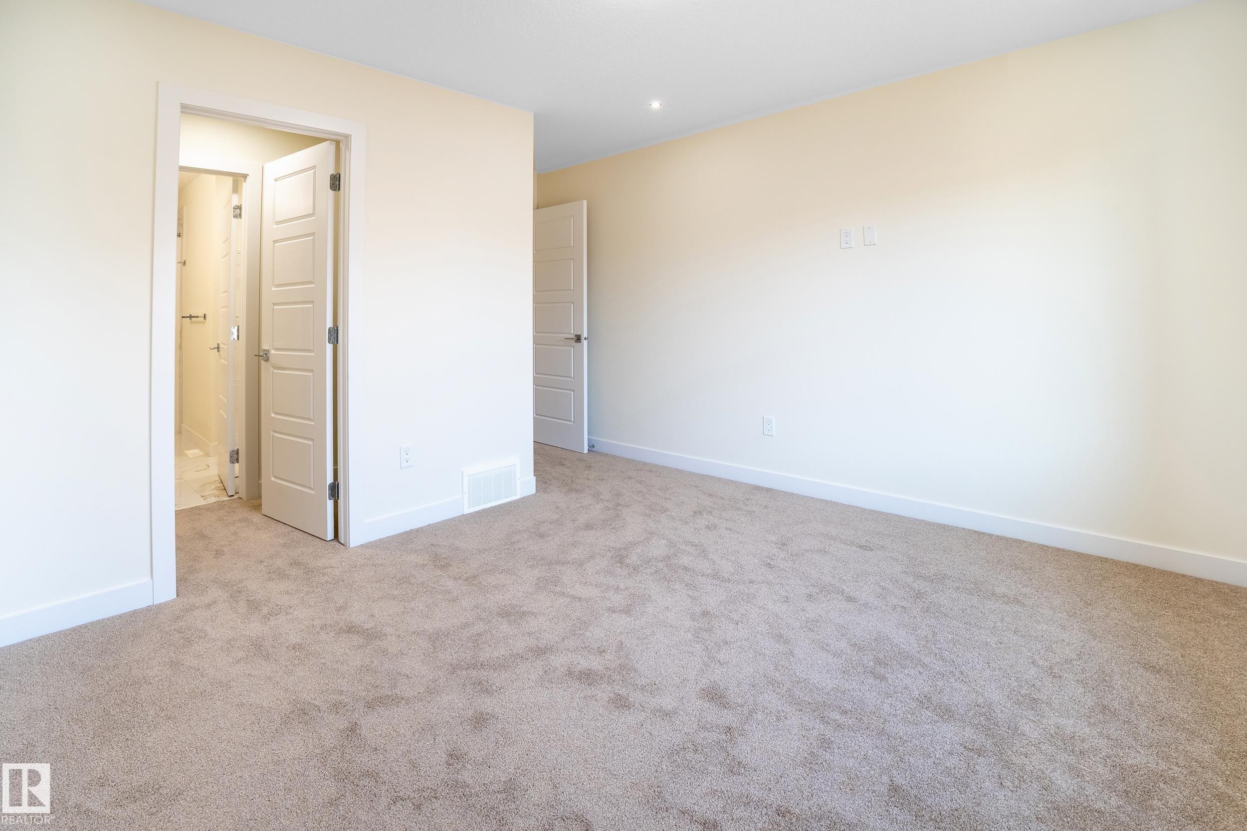 2033 209A Street, Edmonton, AB - Indoor Photo Showing Other Room