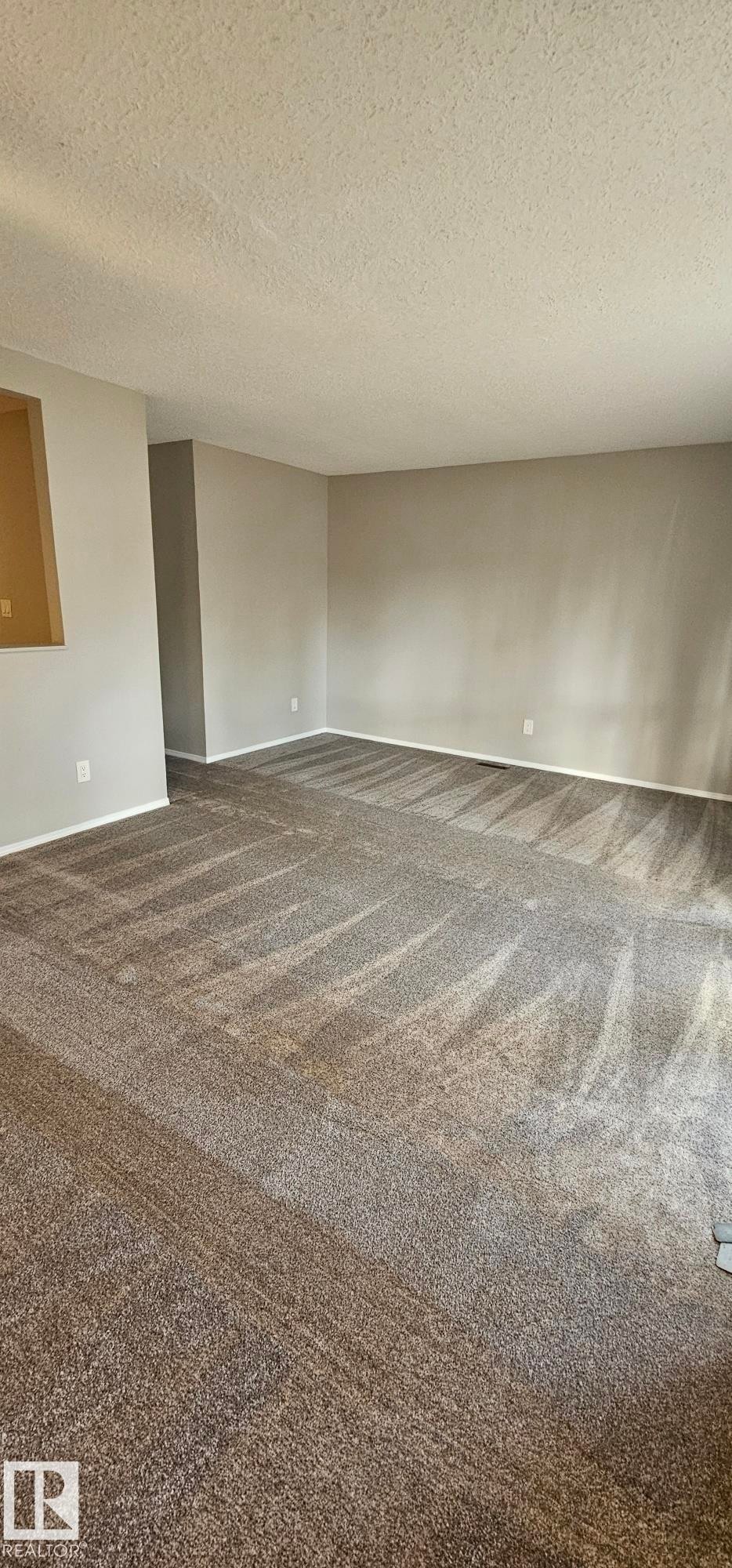 17049 100 Street, Edmonton, AB - Indoor Photo Showing Other Room