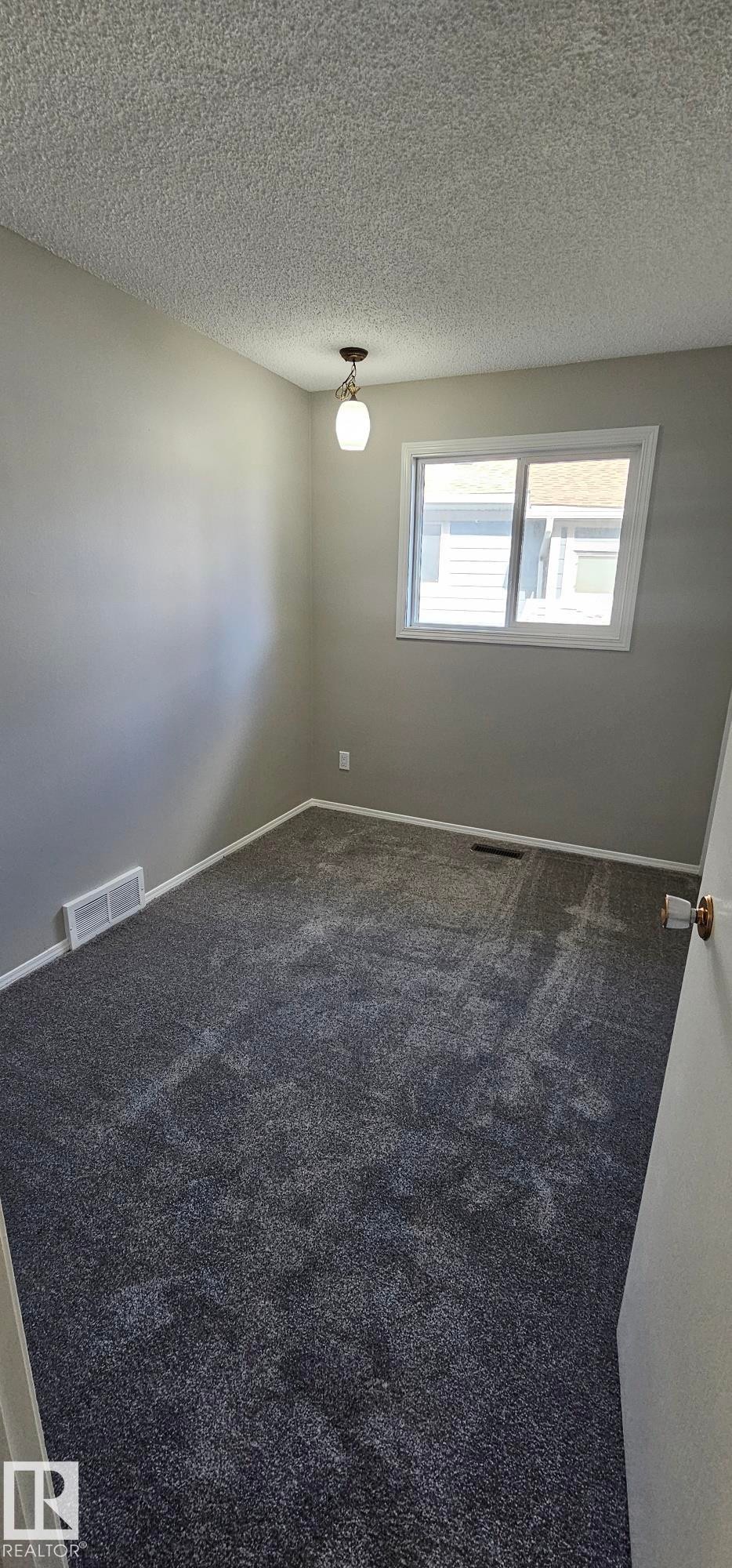 17049 100 Street, Edmonton, AB - Indoor Photo Showing Other Room