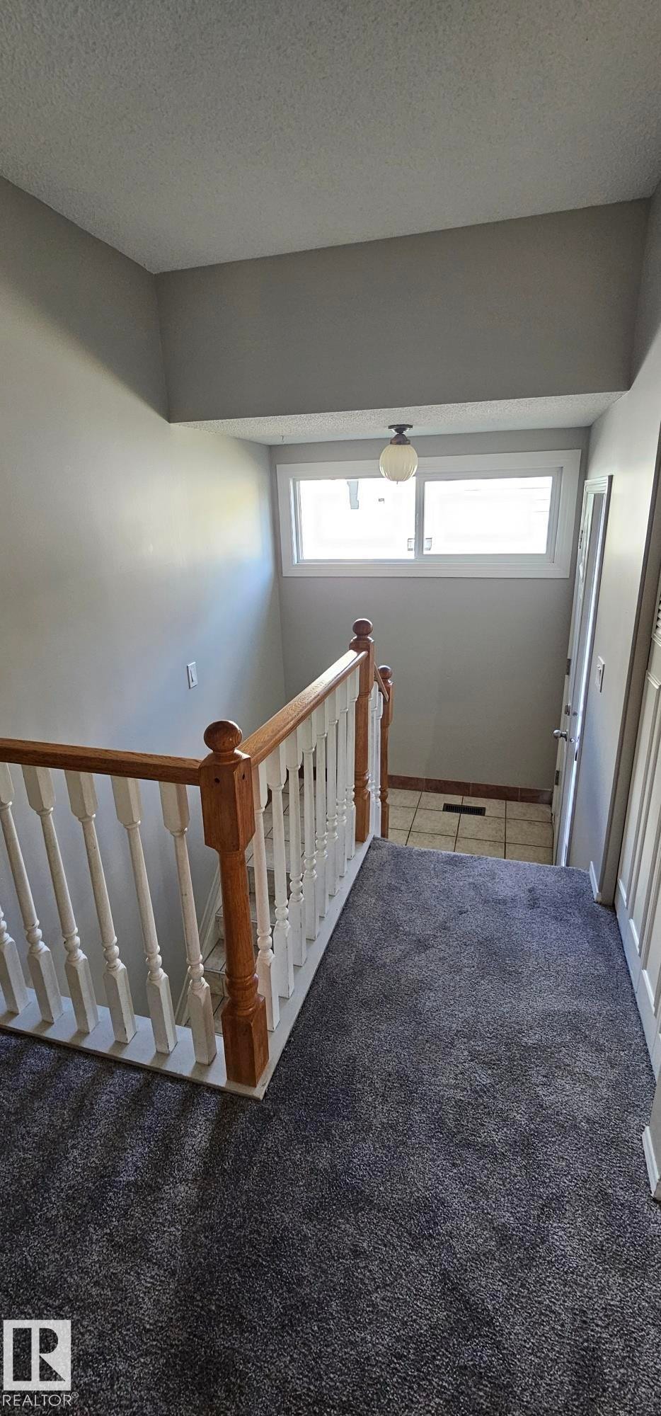 17049 100 Street, Edmonton, AB - Indoor