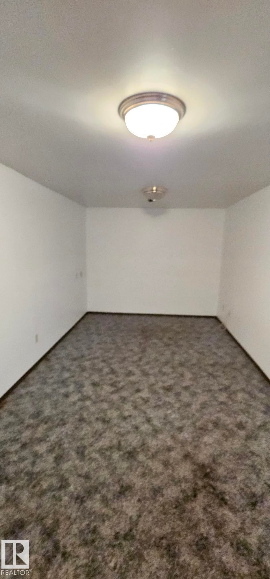 17049 100 Street, Edmonton, AB - Indoor Photo Showing Other Room