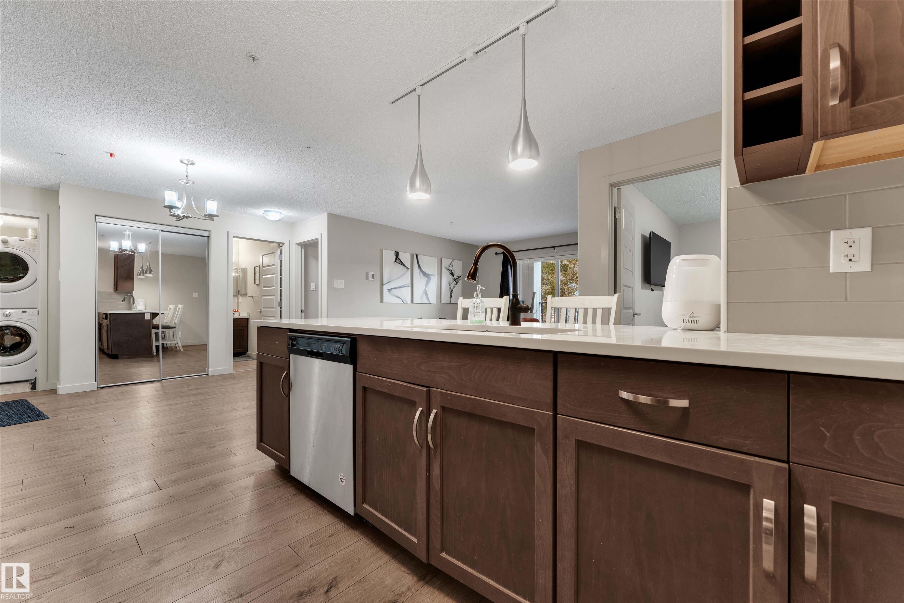 106 4008 Savaryn Drive, Edmonton, AB - Indoor Photo Showing Kitchen