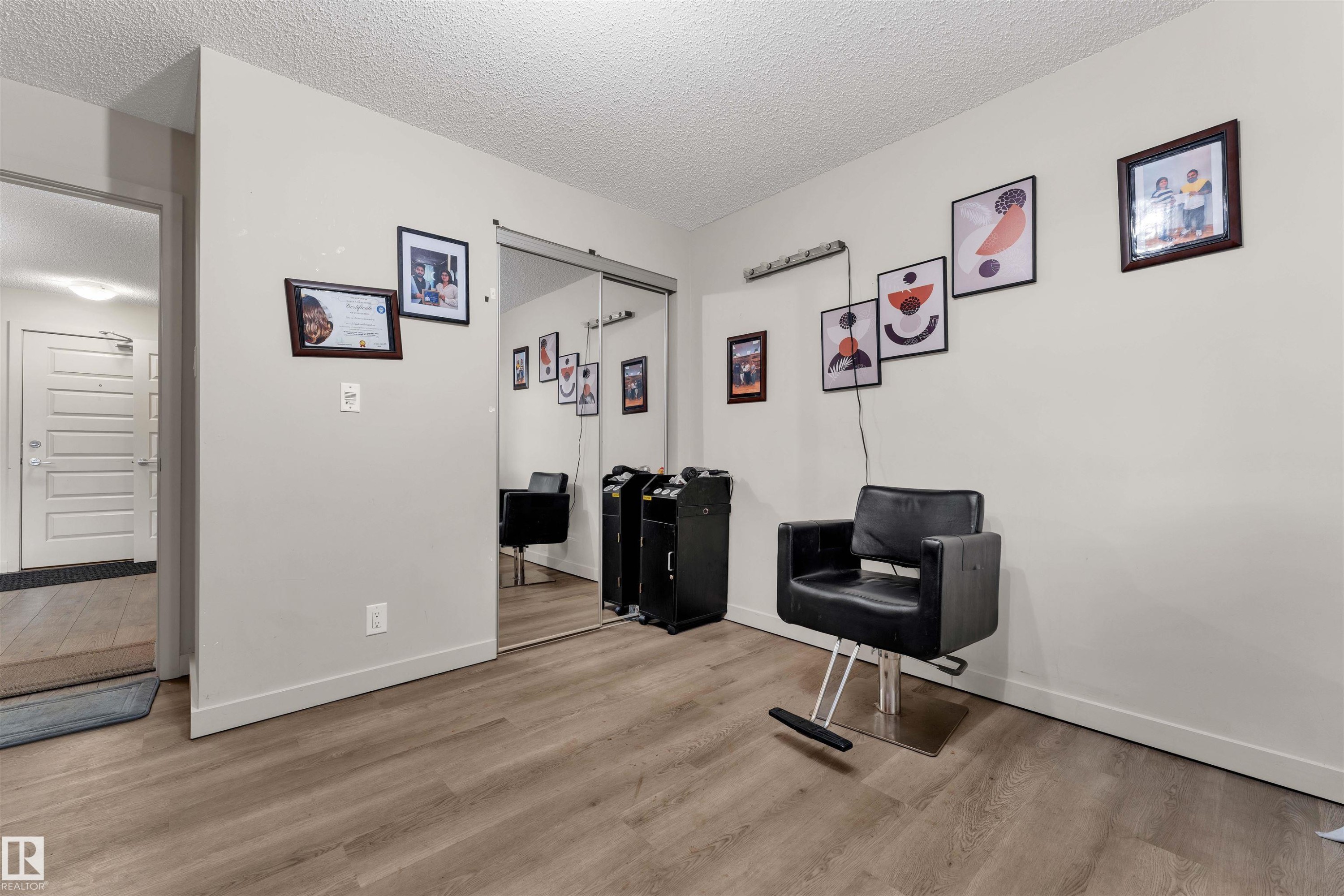 106 4008 Savaryn Drive, Edmonton, AB - Indoor