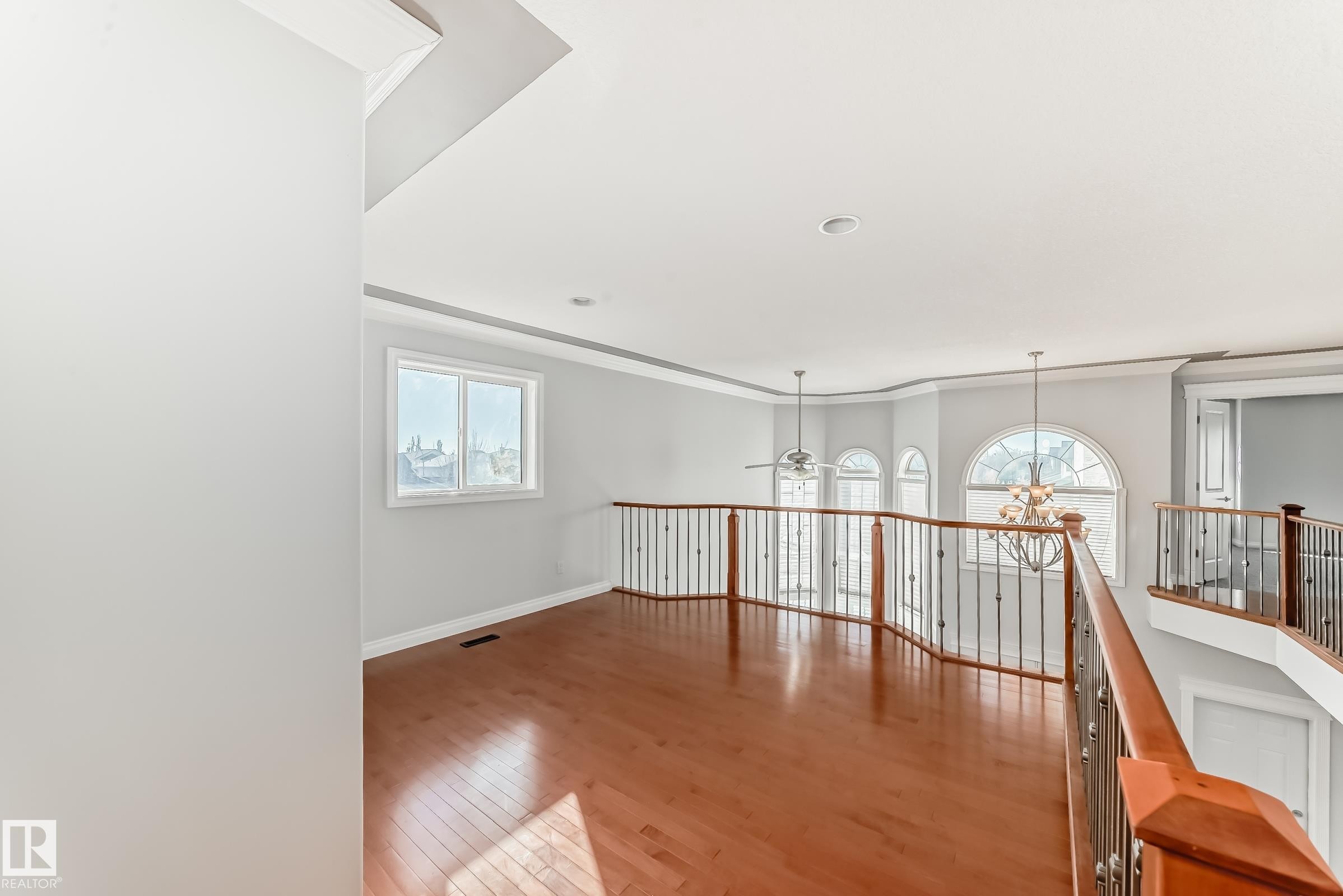 Edmonton, AB - Indoor Photo Showing Other Room