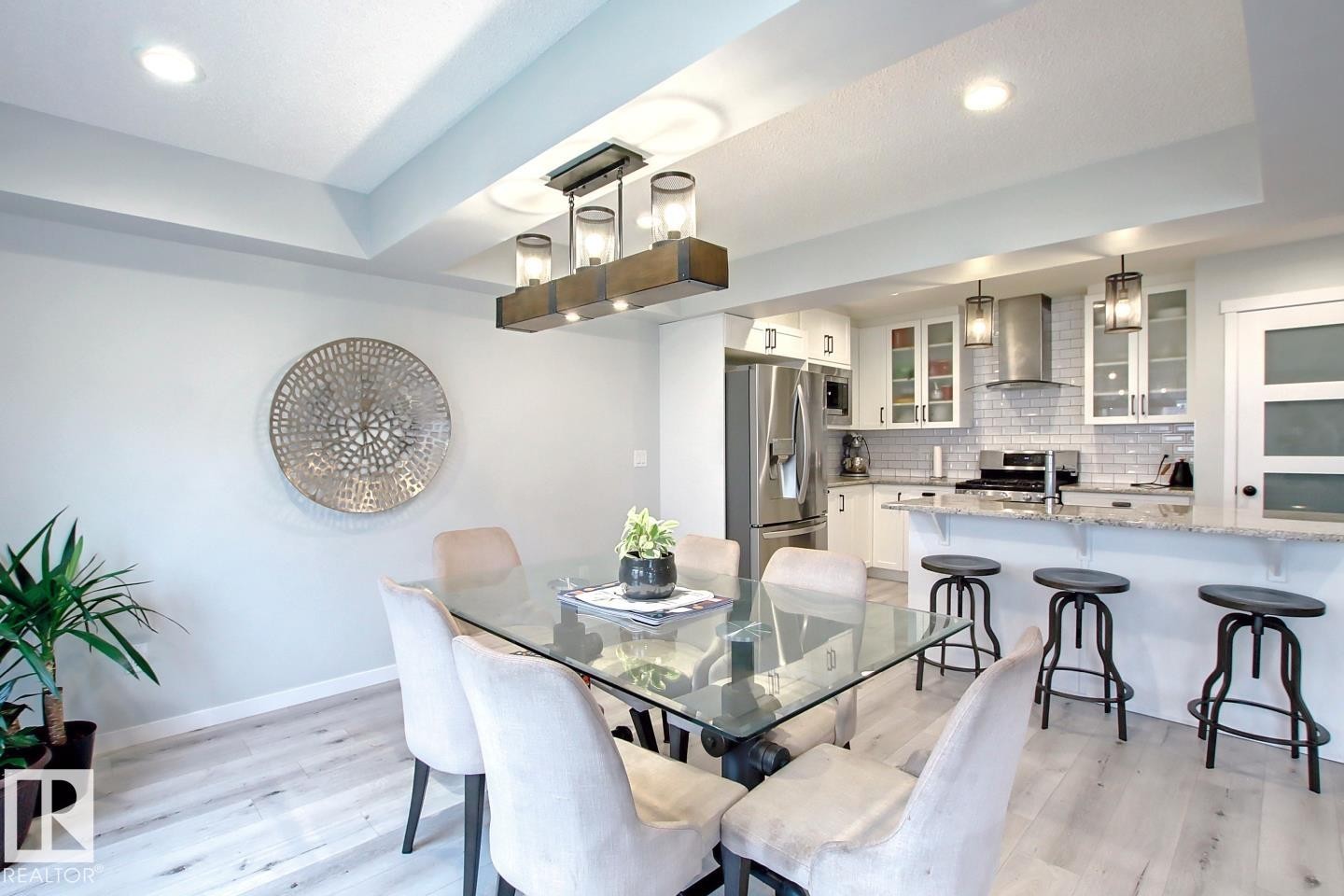 19633 26A Av, Edmonton, AB - Indoor Photo Showing Dining Room