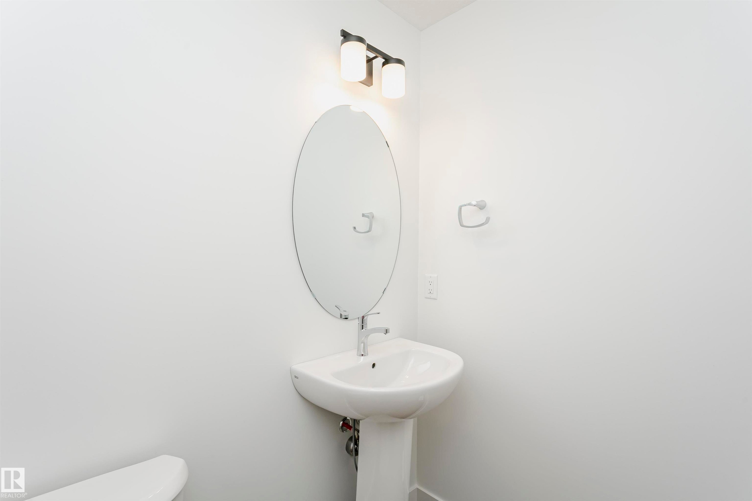 9530 Carson Bend, Edmonton, AB - Indoor Photo Showing Bathroom