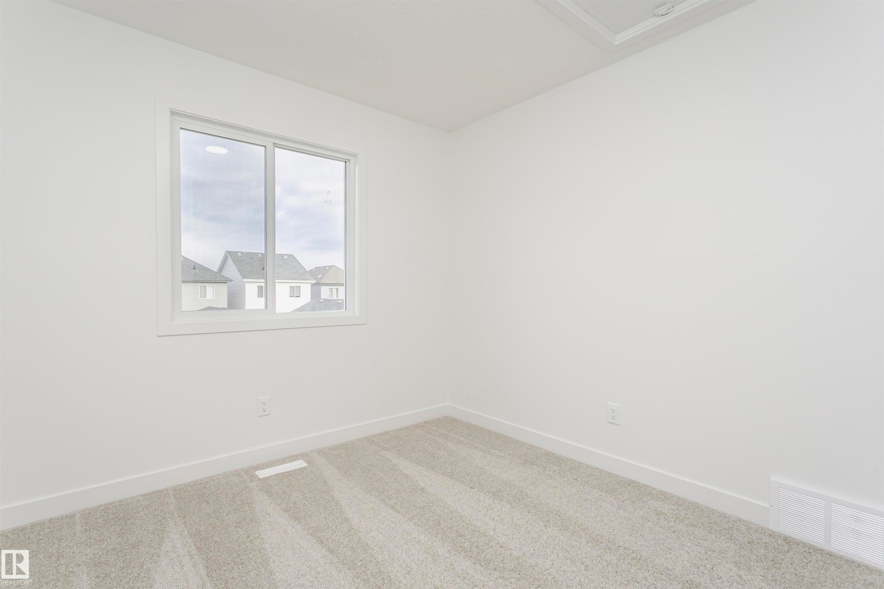 9530 Carson Bend, Edmonton, AB - Indoor Photo Showing Other Room