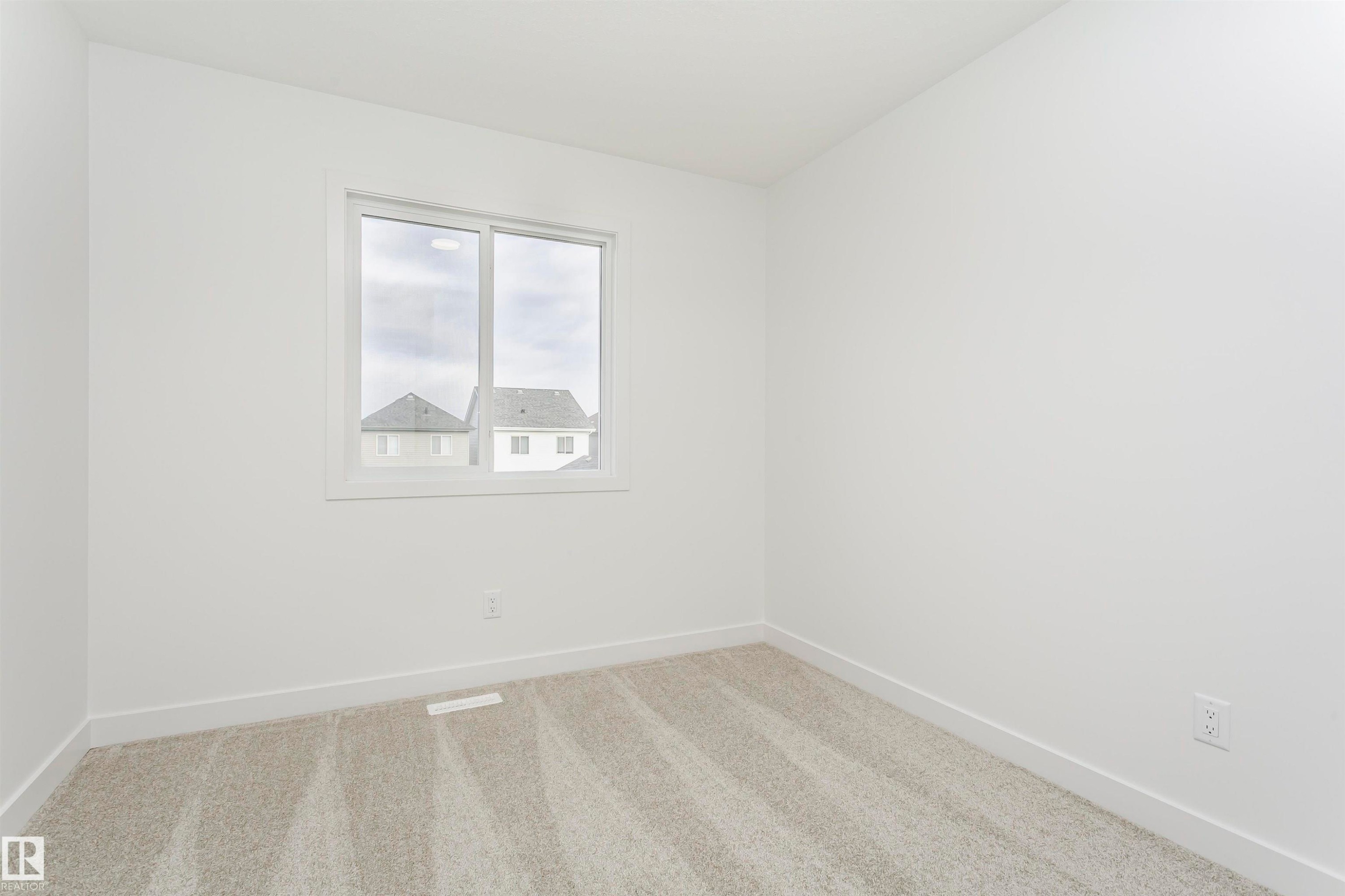 9530 Carson Bend, Edmonton, AB - Indoor Photo Showing Other Room