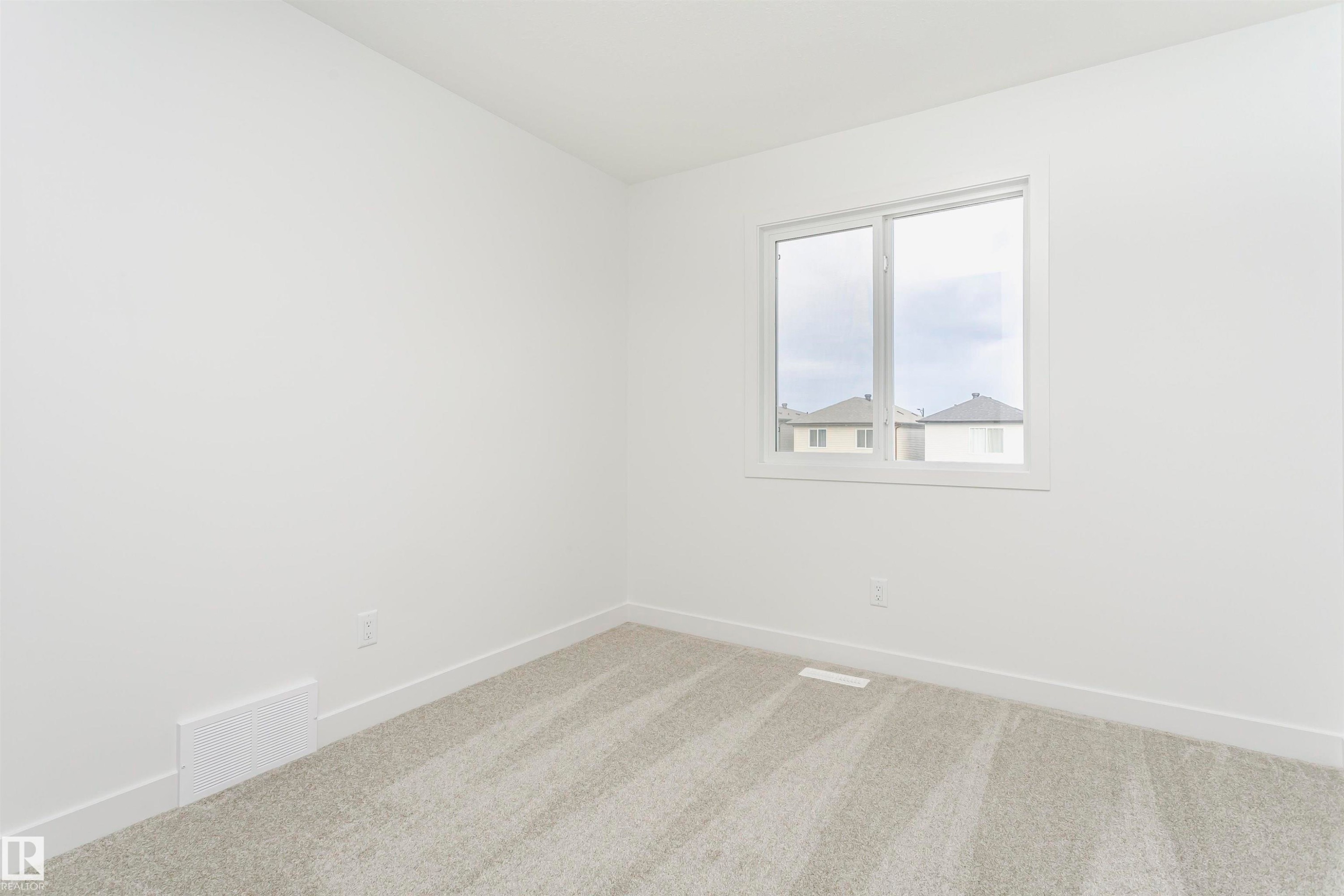 9530 Carson Bend, Edmonton, AB - Indoor Photo Showing Other Room
